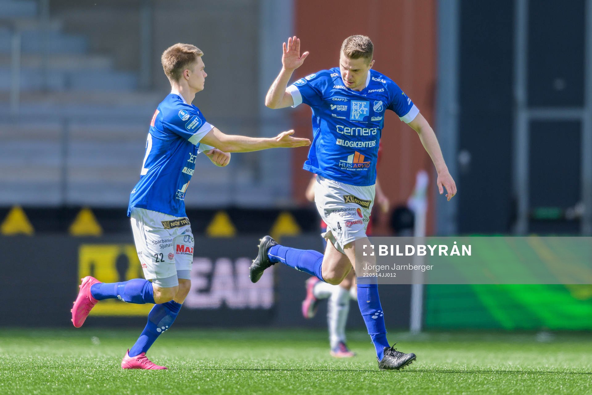 Norrbys Fredrik Lundgren (h) jublar med Gustav Berggren