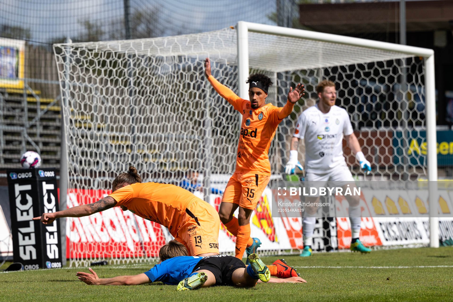 AFC Eskilstunas Felix Michel följer Halmstads Erik