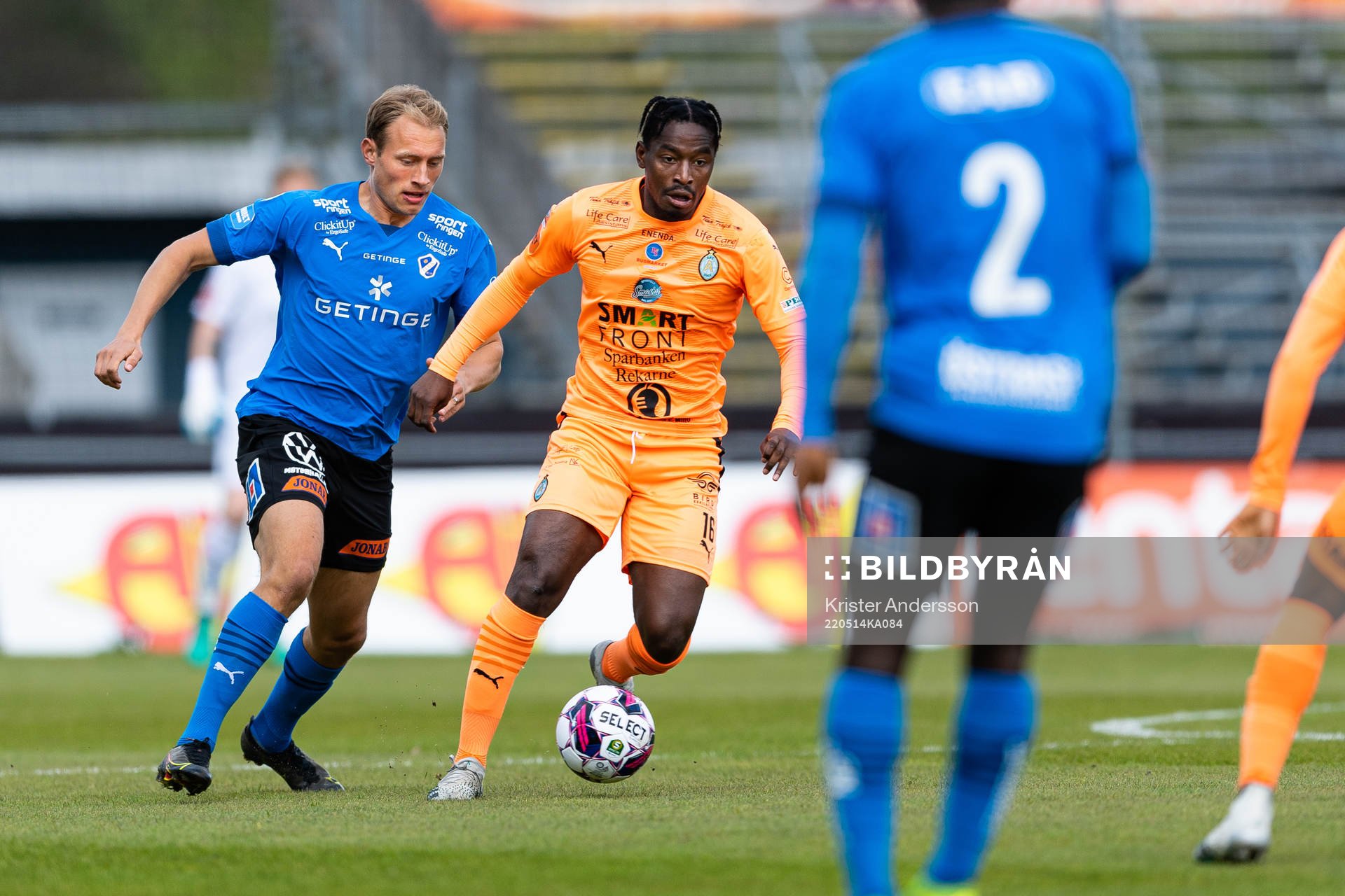 Halmstads Villiam Dahlström och AFC Eskilstunas York Rafael