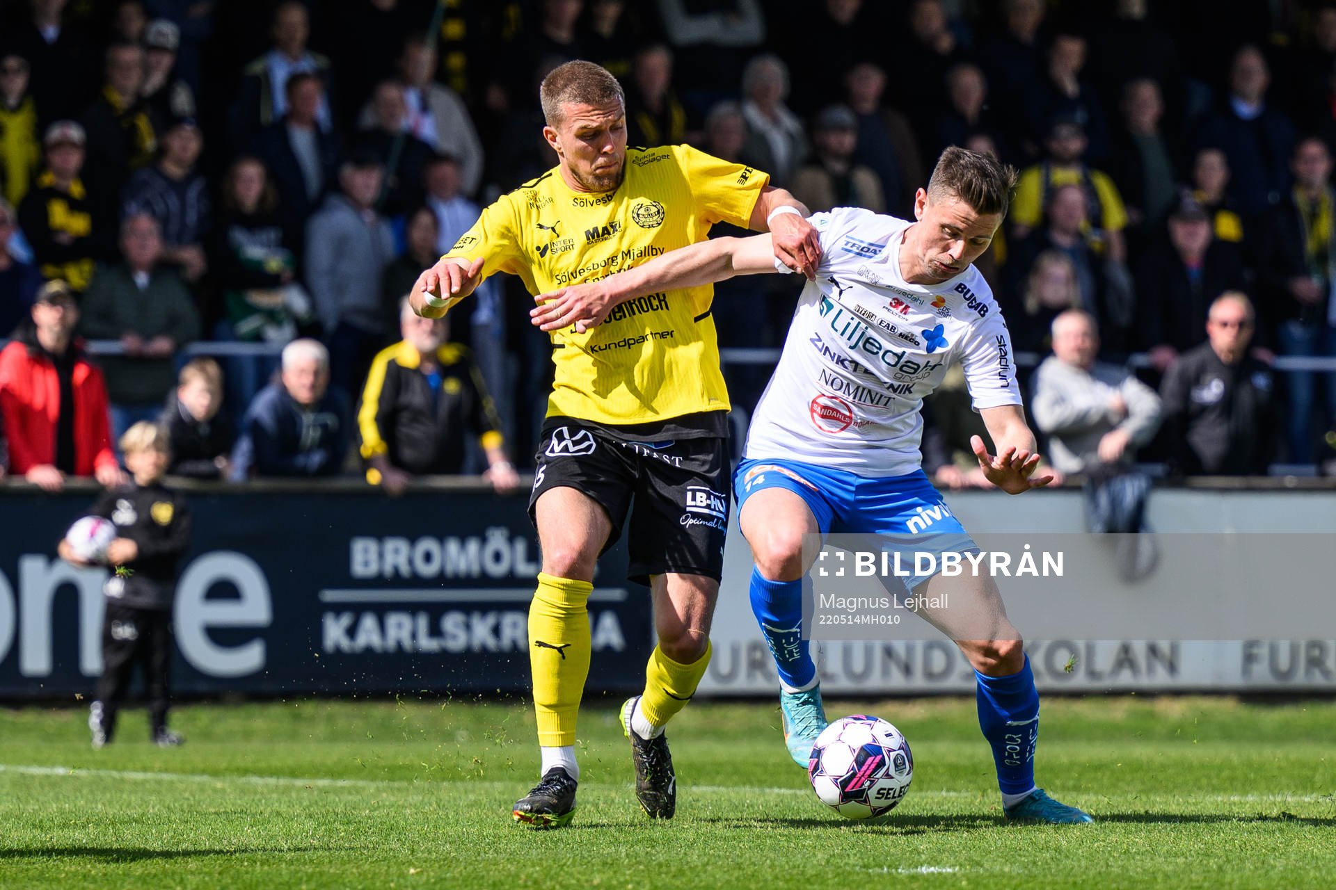Värnamos Marcus Antonsson och Mjällbys Ivan Kričak
