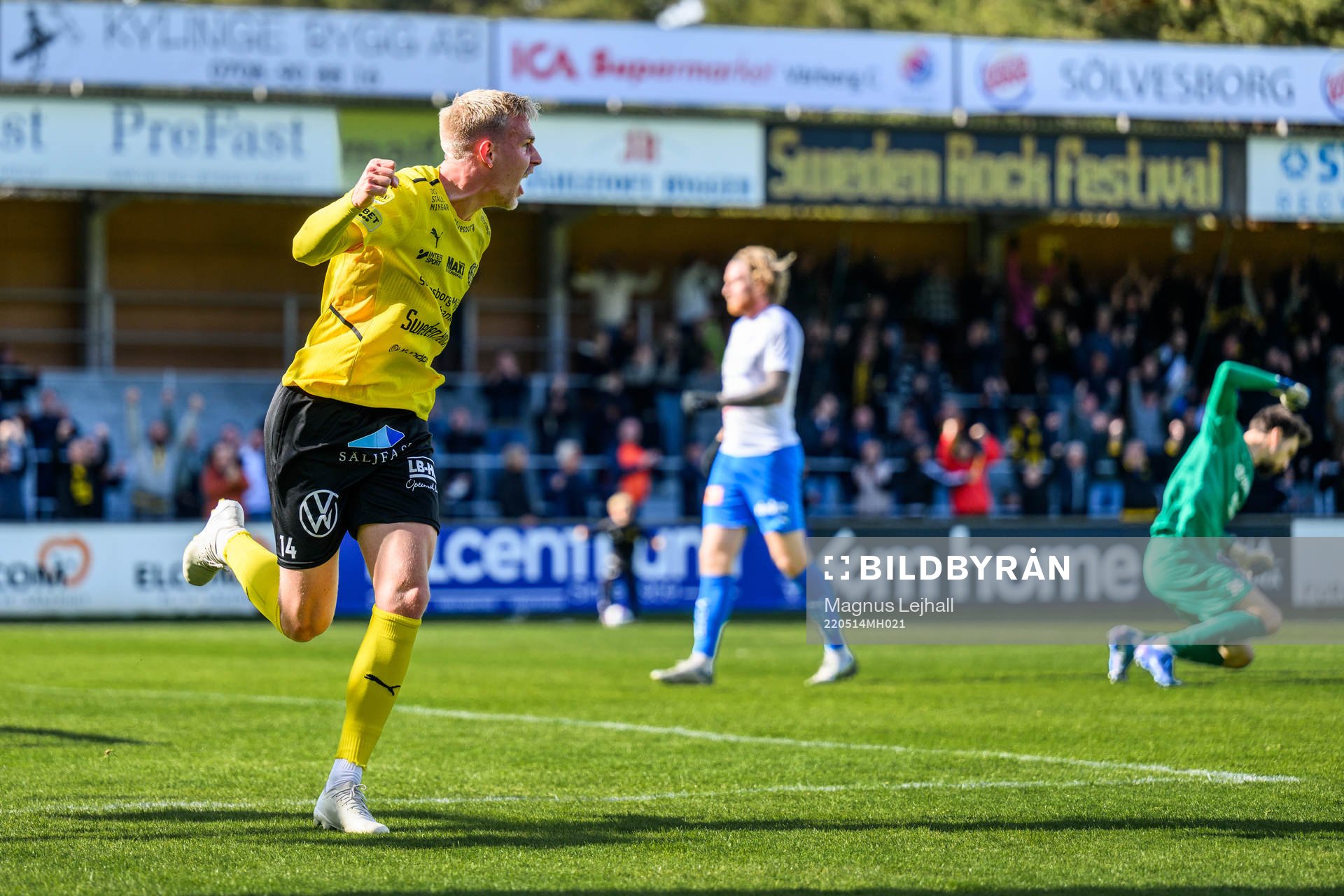 Mjällbys Herman Johansson jublar