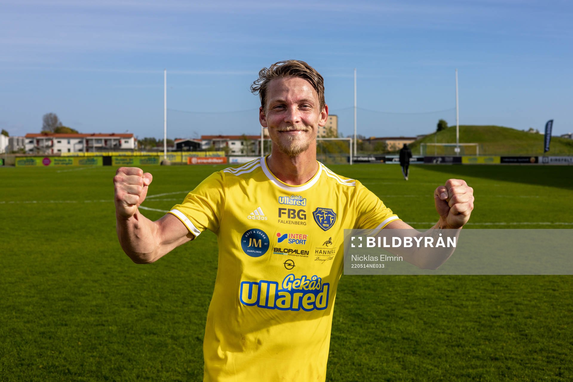 Falkenbergs Robin Hofsö jublar