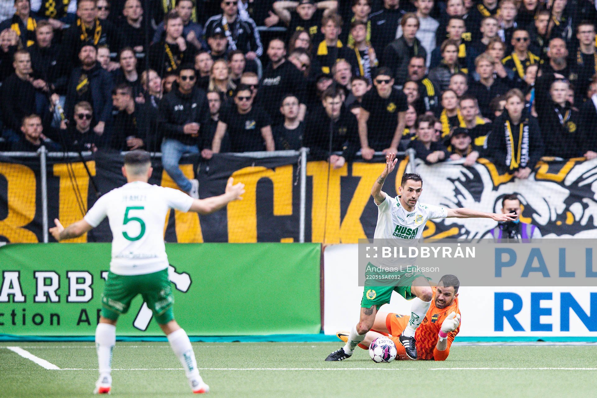 s Budimir Janosevic och Hammarbys Loret Sadiku