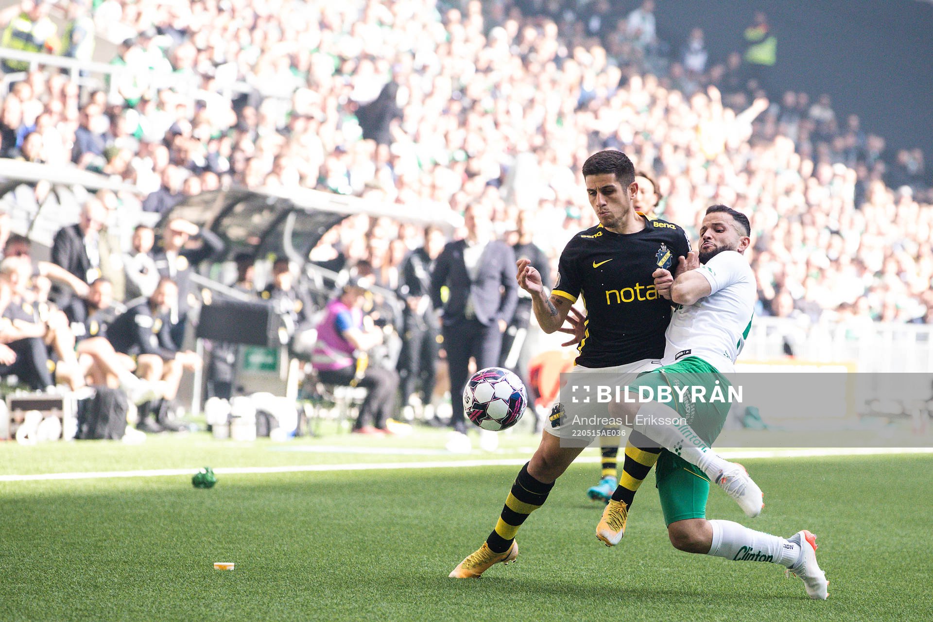 s Nicolas Stefanelli och Hammarbys Mohanad Jeahze