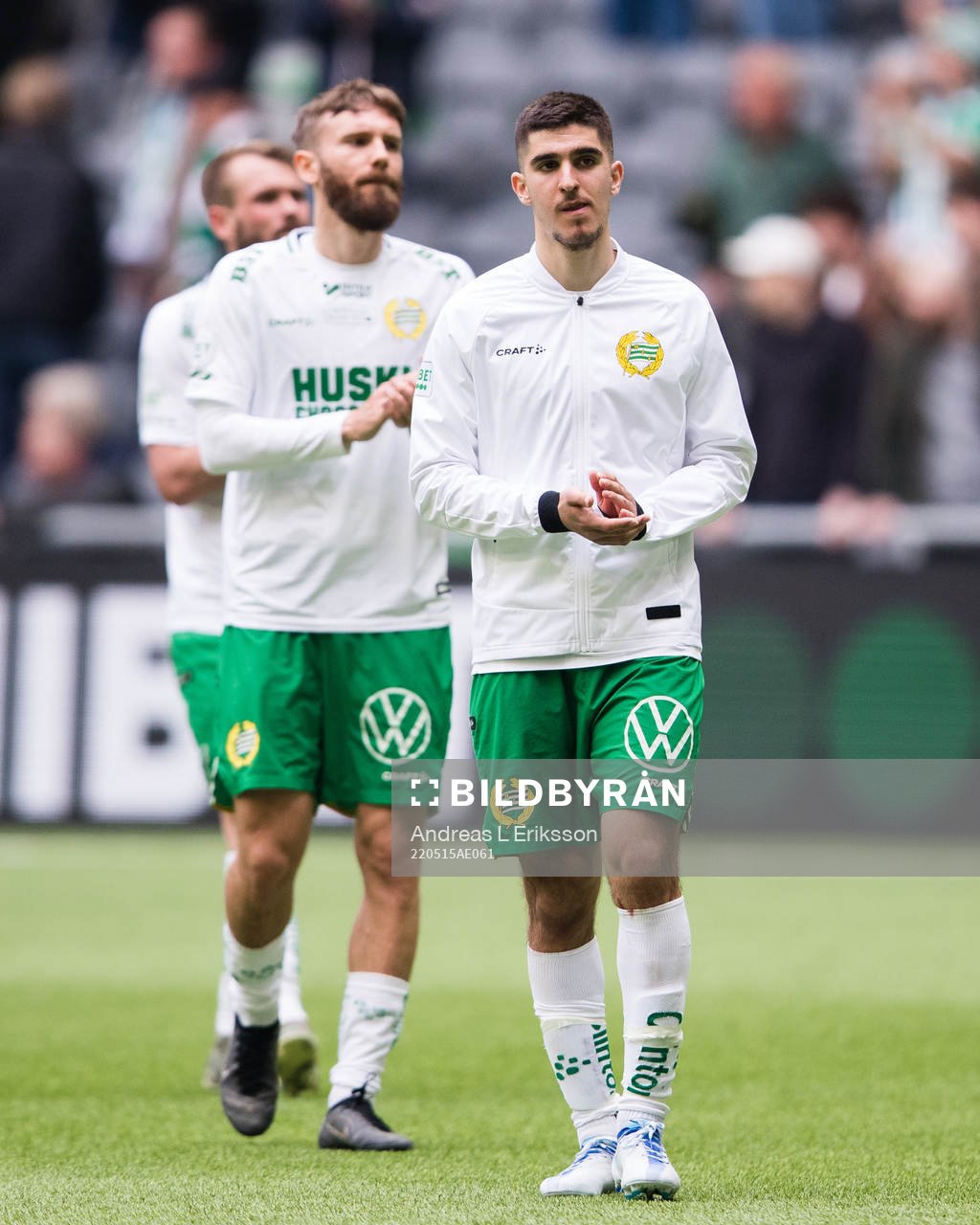 Hammarbys Simon Sandberg och Mayckel Lahdo tackar publiken