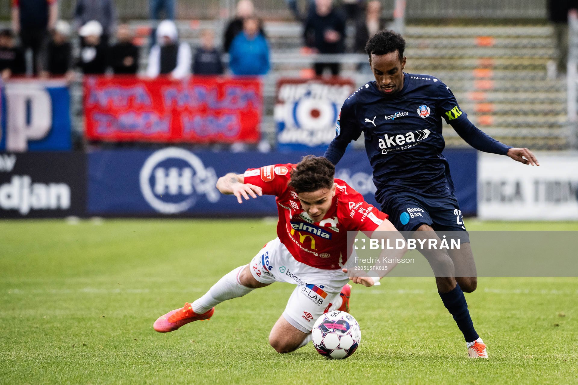 Degerfors Justin Salmon och Helsingborgs Taha Ali