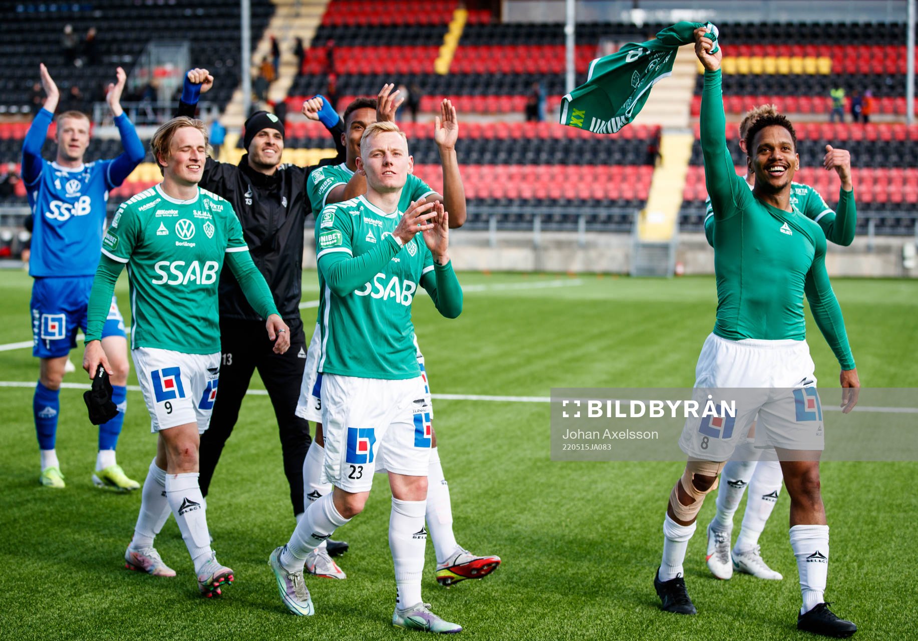Brages Christopher Redenstrand jublar efter fotbollsmatchen i Superettan mellan Östersund och Brage den 15 maj 2022 i Östersund. 
