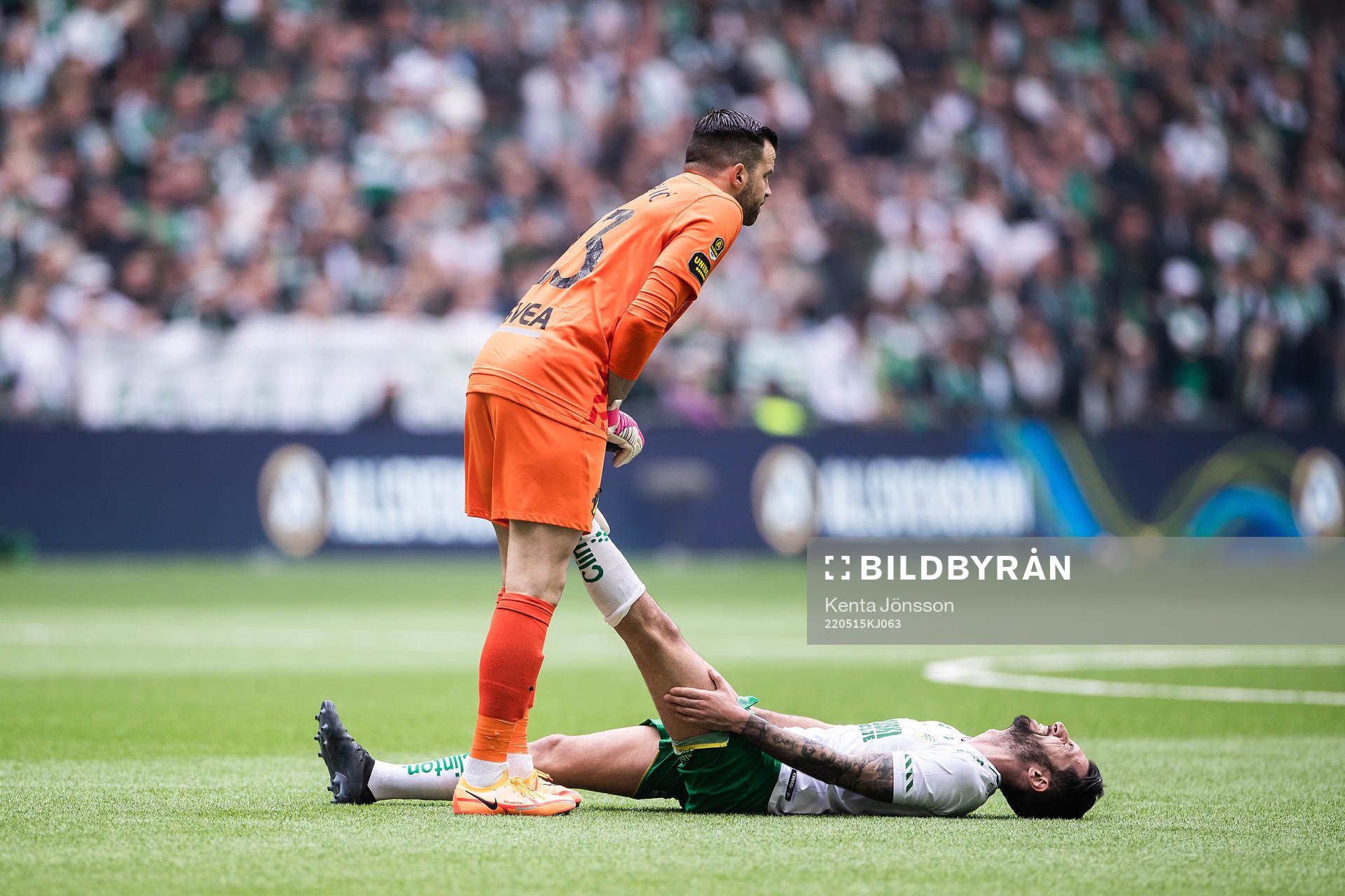 s Budimir Janosevic och Hammarbys Nahir Besara