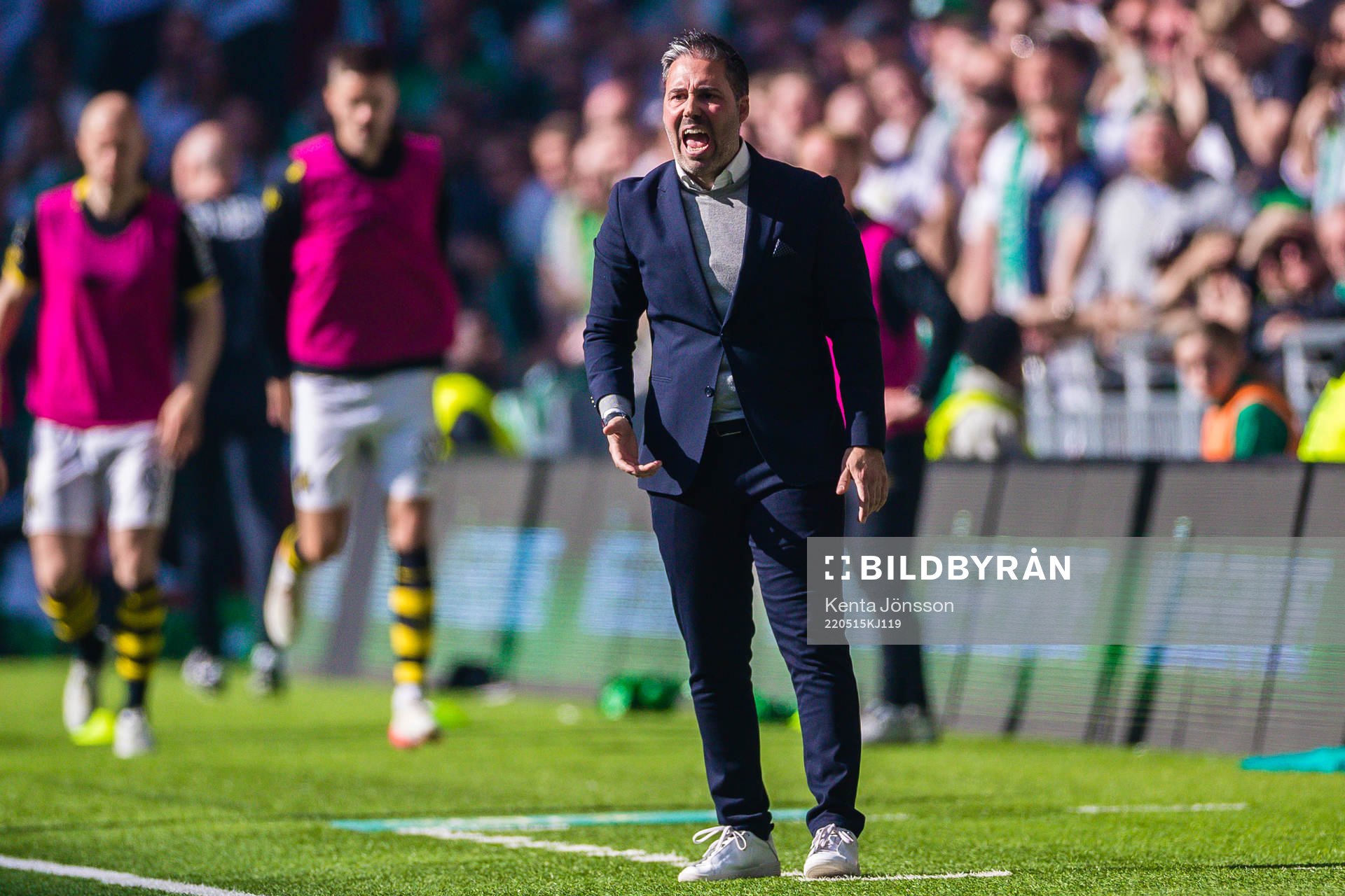 Hammarbys tränare Martí Cifuentes reagerar