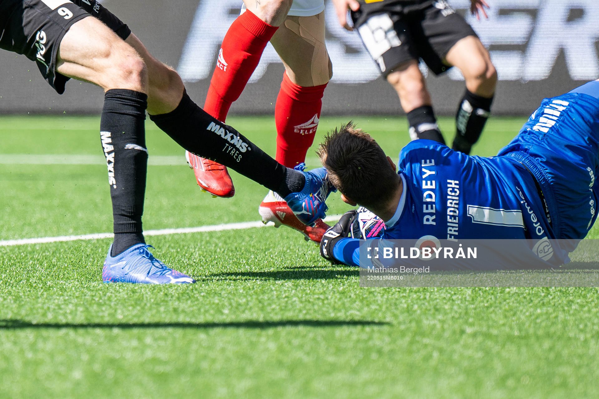 Häckens Alexander Jeremejeff och Kalmars målvakt Ricardo