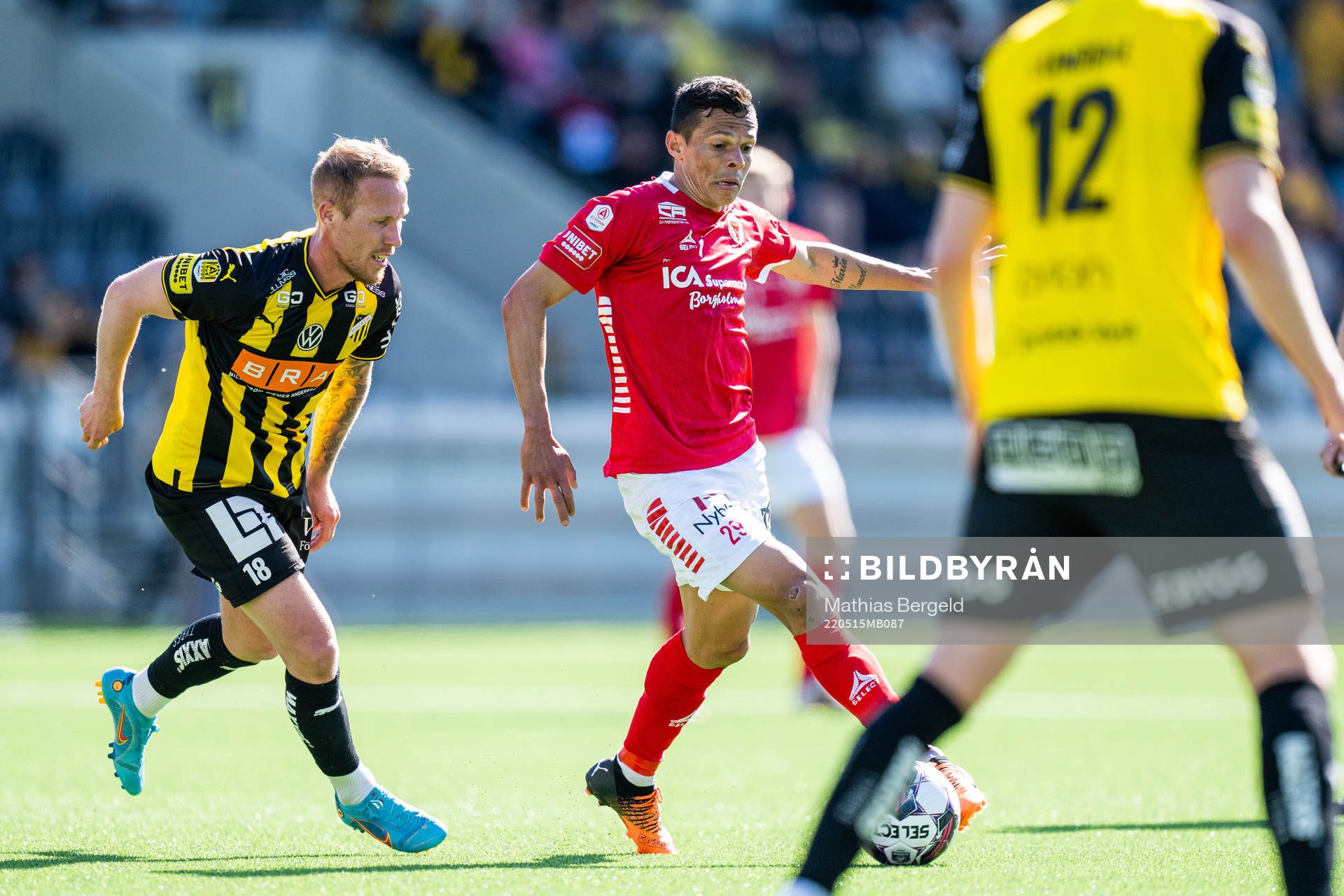 Häckens Mikkel Rygaard Jensen och Kalmars Romario Pereira