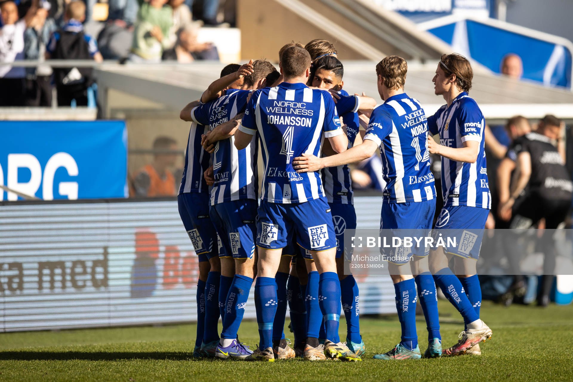 IFK Göteborgs Hosam Aiesh jublar med lagkamrater