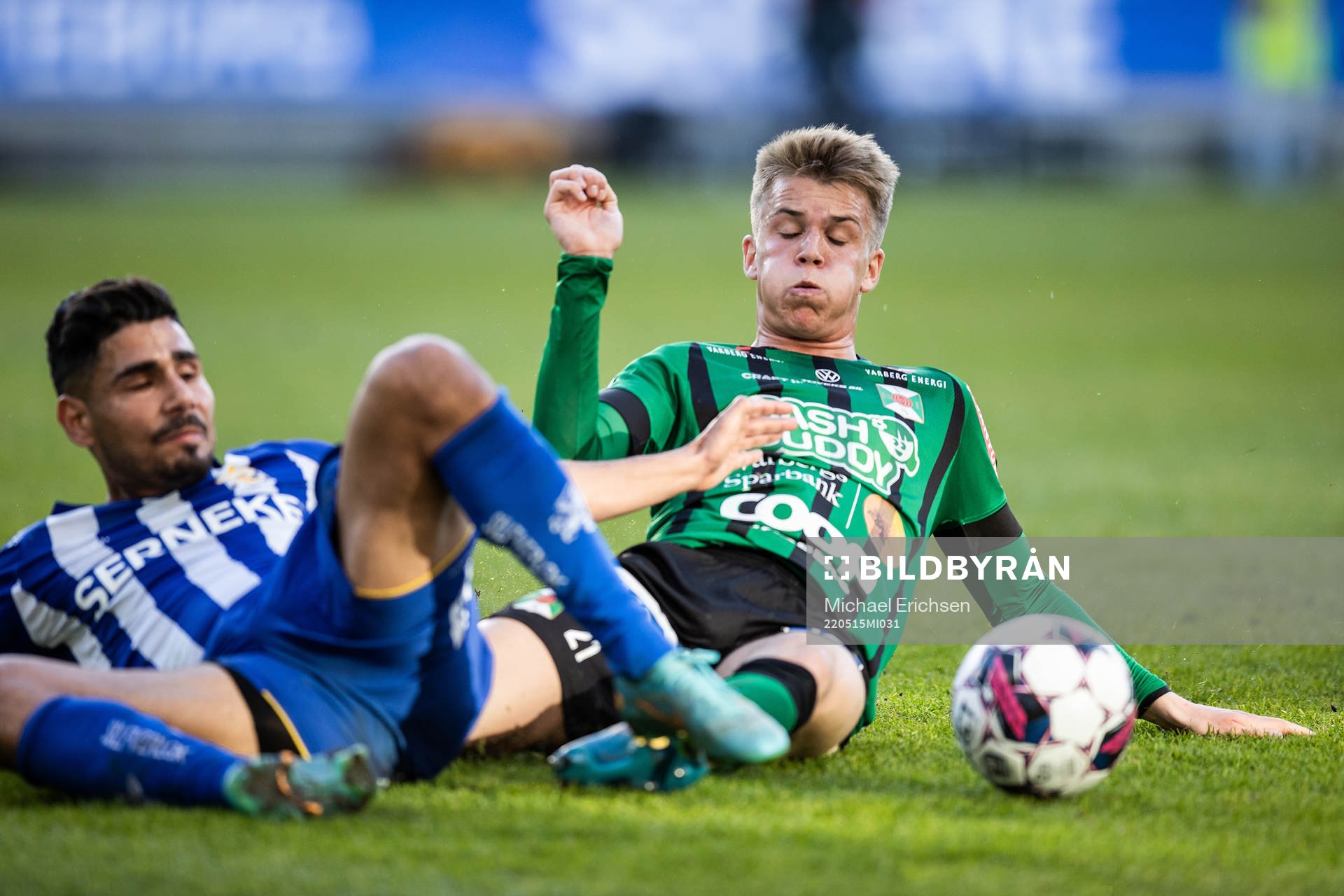 IFK Göteborgs Hosam Aiesh och Varbergs Victor Karlsson