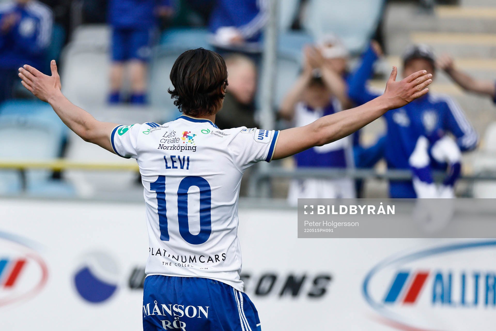 IFK Norrköpings Jonathan Levi jublar