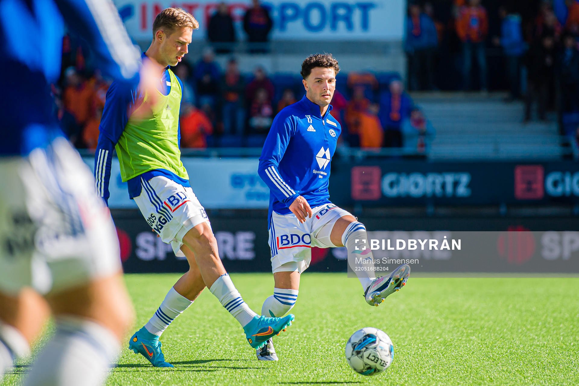 Rafik Zekhnini of Molde warms up