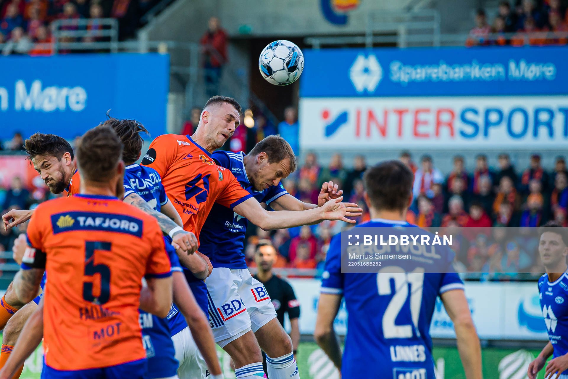 Besim Serbecic of Aalesund and Martin Bjørnbak of Molde