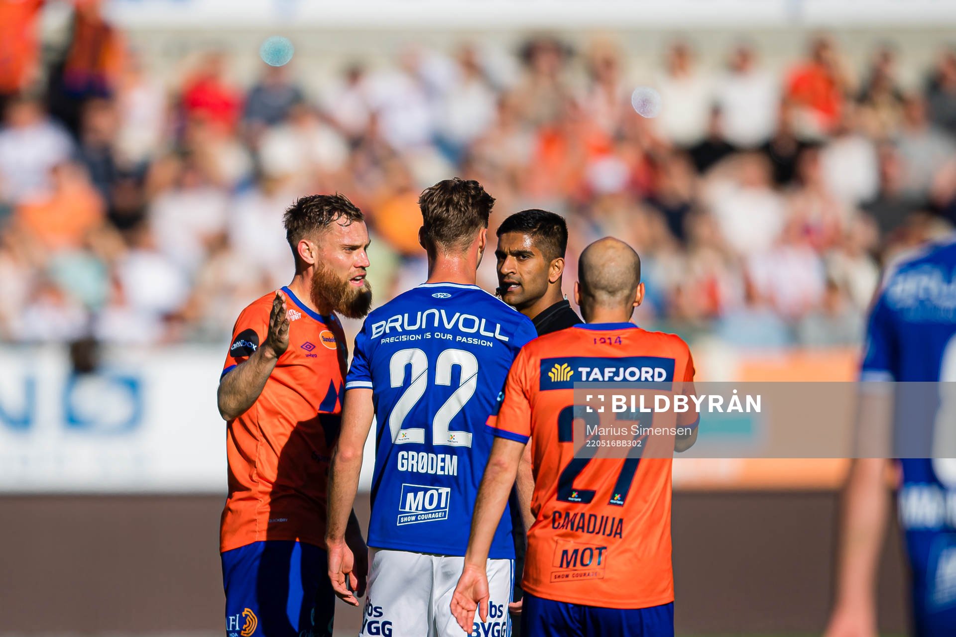 David Thomas Fällman of Aalesund and Mohammad Usman Aslam,