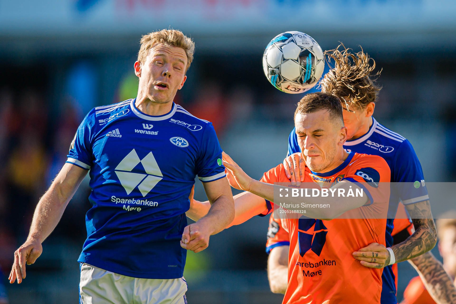 Erling Knudtzon of Molde and Besim Serbecic of Aalesund