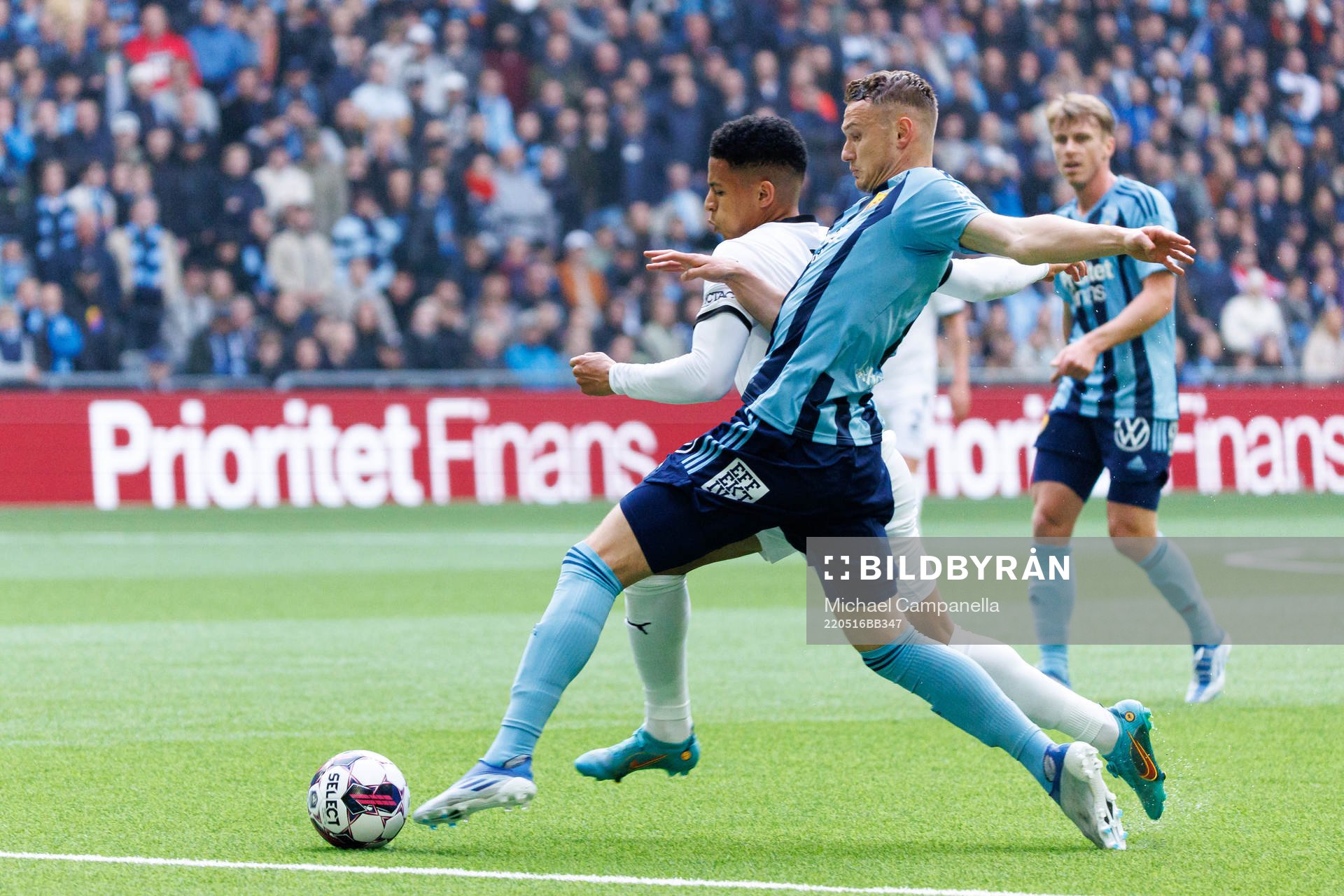 Malmö FFs Romain Gall och Djurgårdens Piotr Johansson