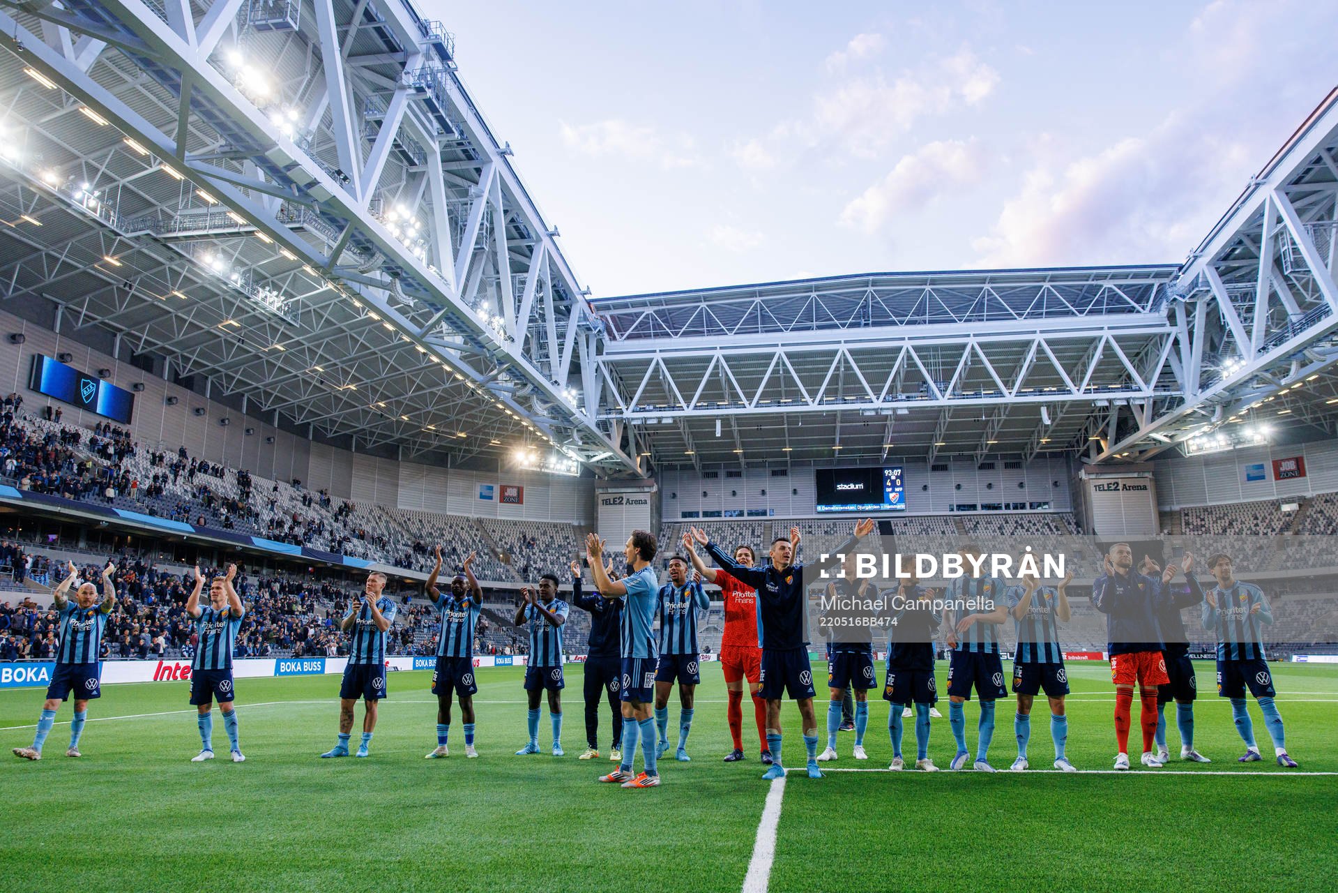 Djurgårdens spelare jublar efter fotbollsmatchen i Allsvenskan mellan Djurgården och Malmö FF den 16 maj 2022 i Stockholm. 