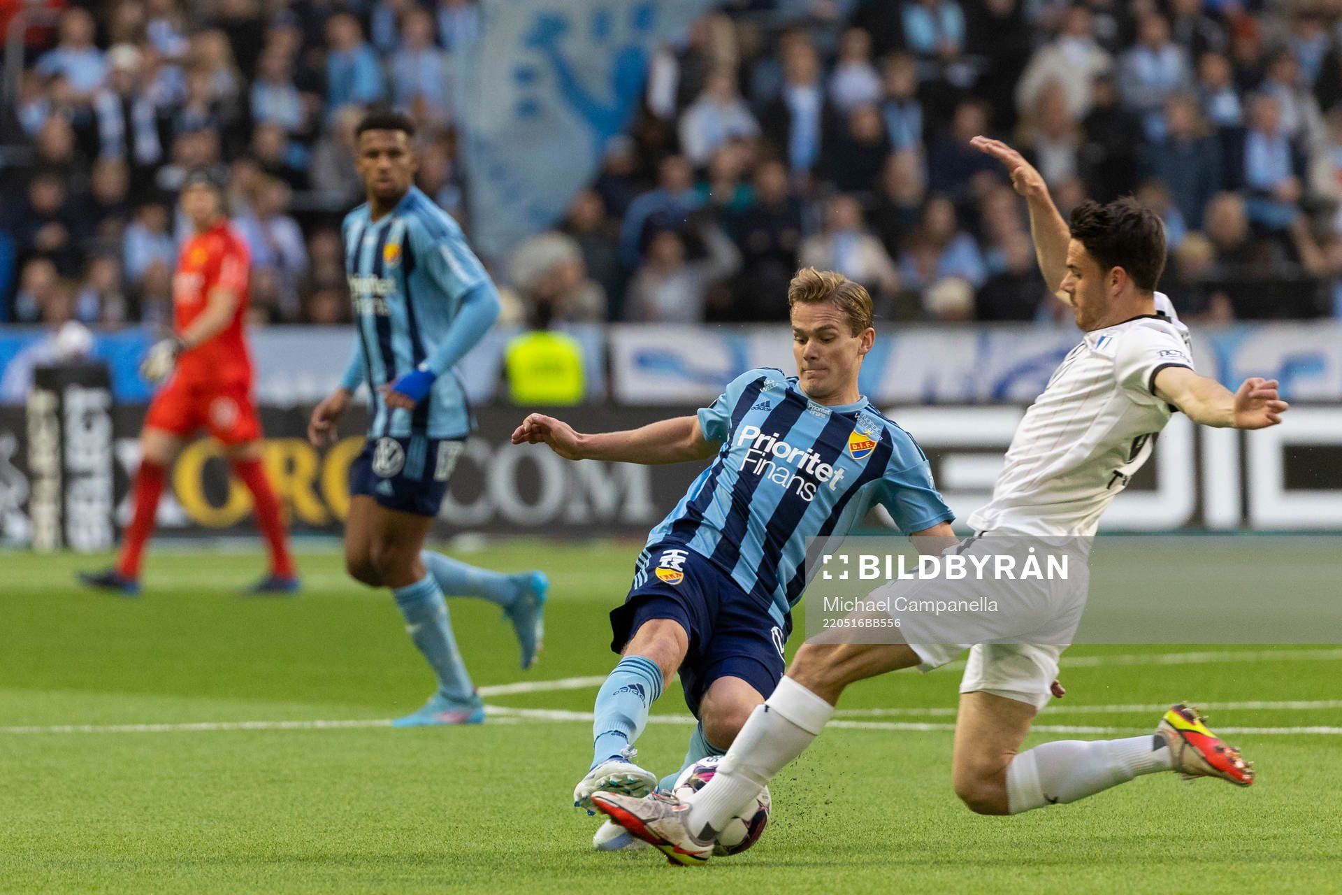 Djurgårdens Hampus Finndell och Malmös Samuel Adrian