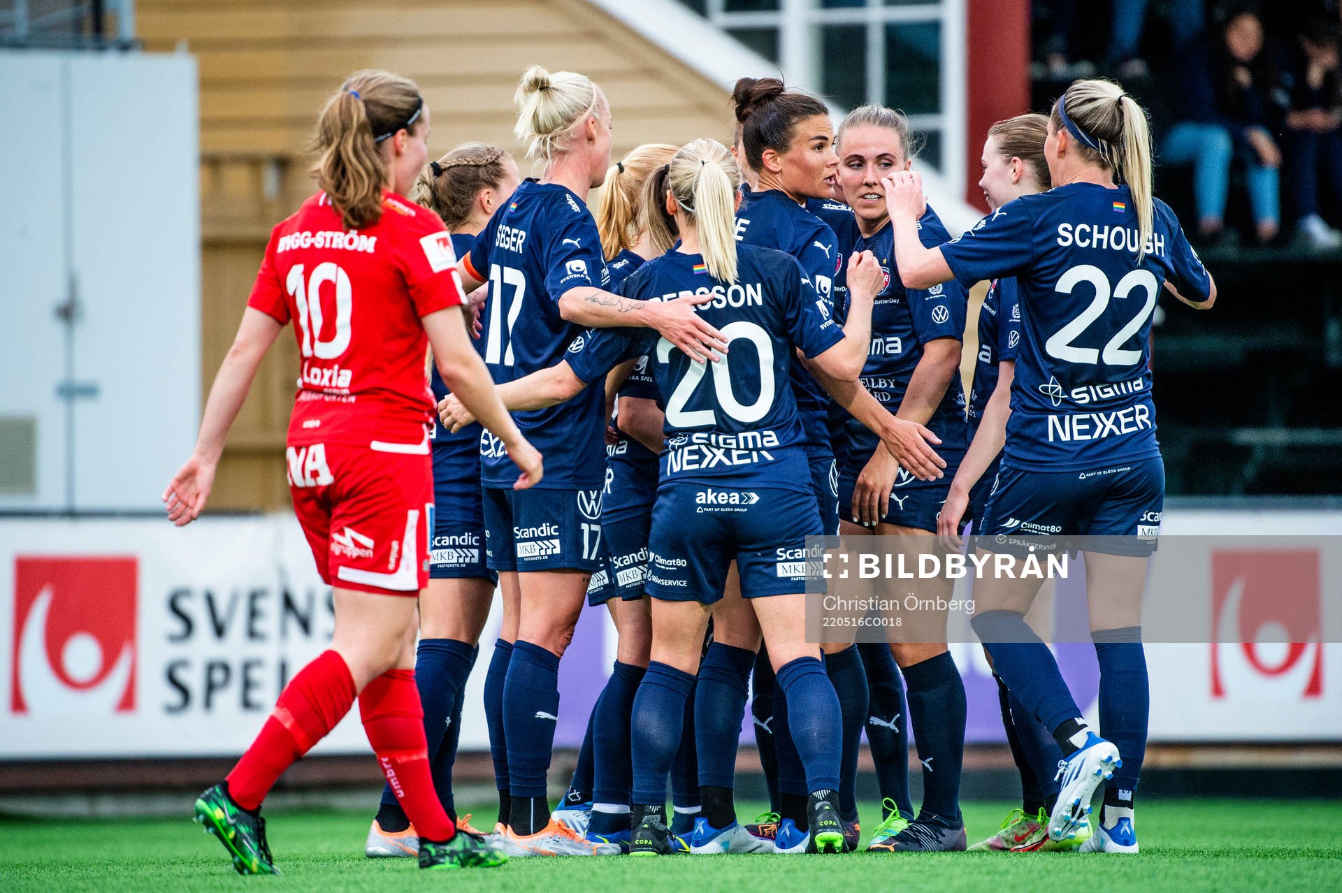 Rosengårds spelare jublar