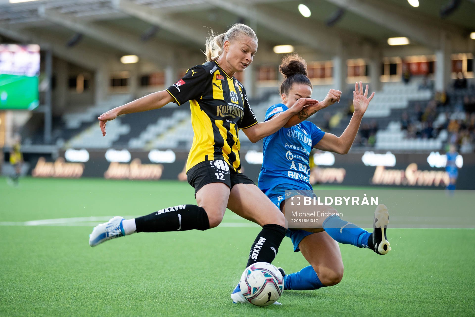 Häckens Stine Larsen och Kalmars Antoinette Jewel Williams