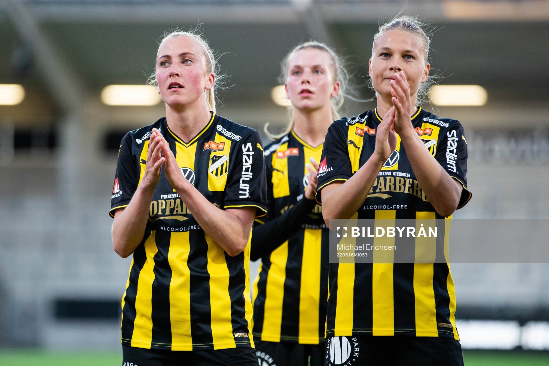 Häckens Julia Karlernäs, Dilja Yr Zomers och Stine Larsen