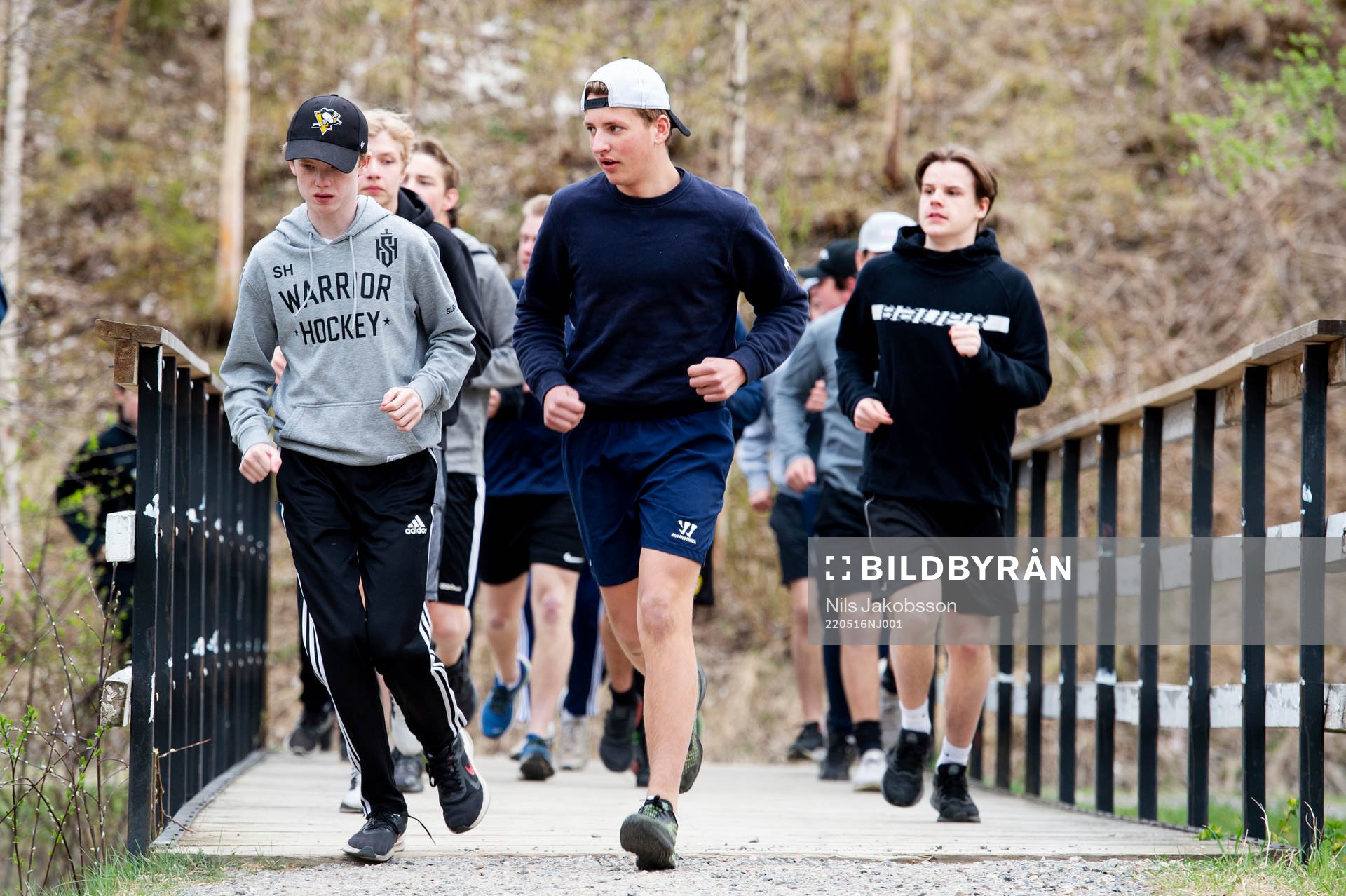 Kovland Hockeys J18 löptränar på barmark