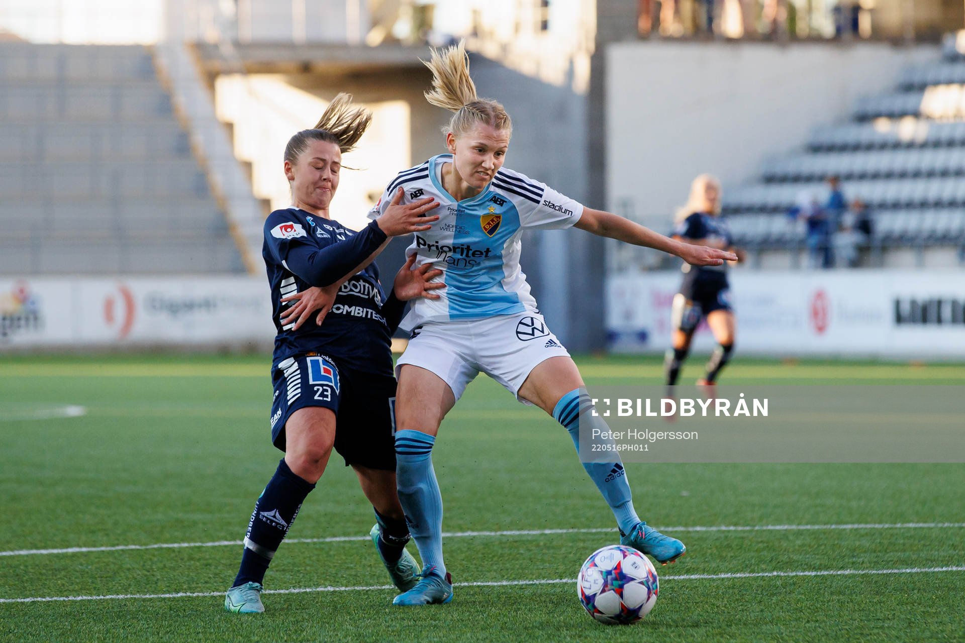 Linköpings Heidi Ellingsen och Djurgårdens Sanna Kullberg