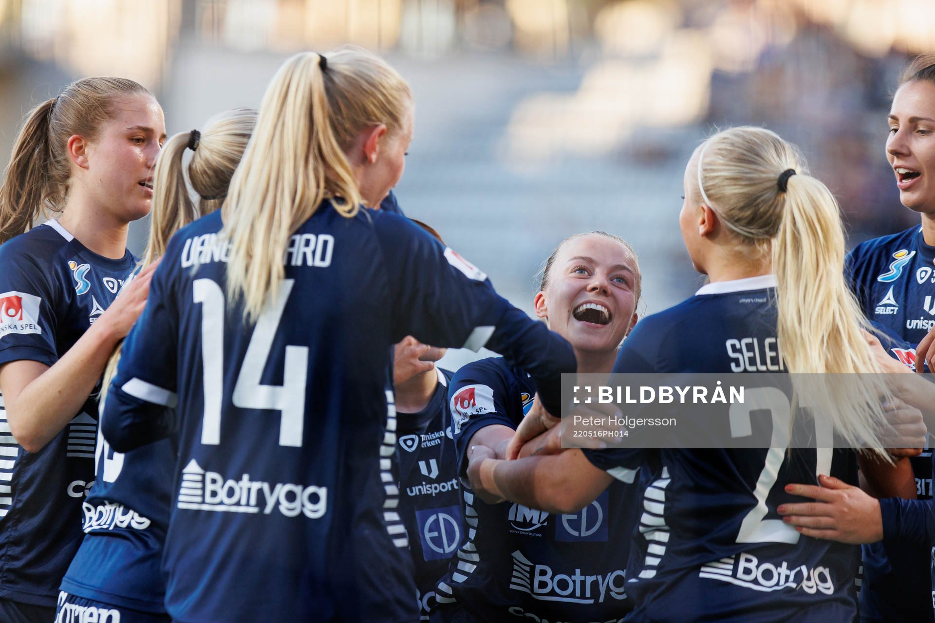 Linköpings Olga Ahtinen jublar