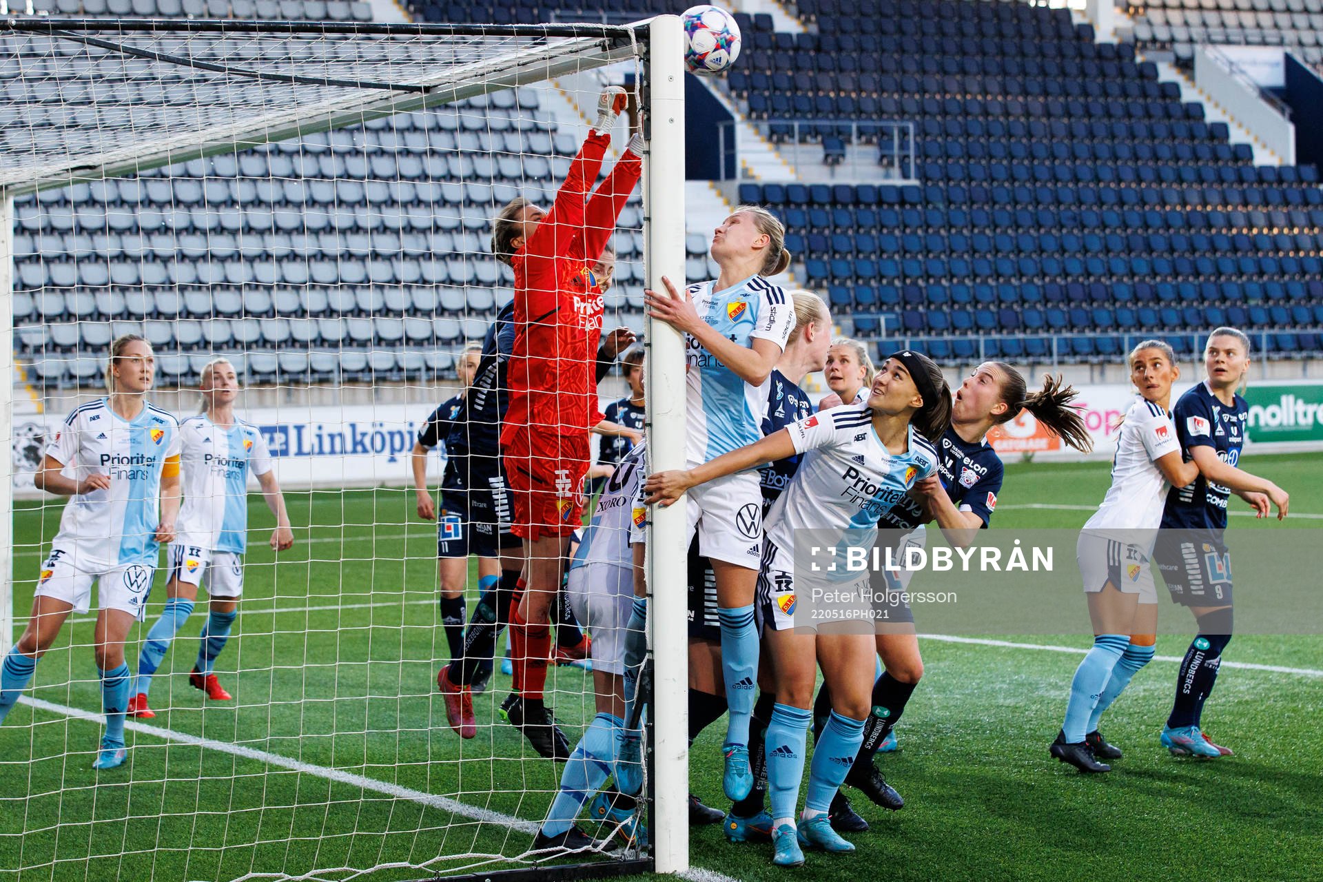 Oroligt framför Djurgårdens målvakt Kelsey Daugherty