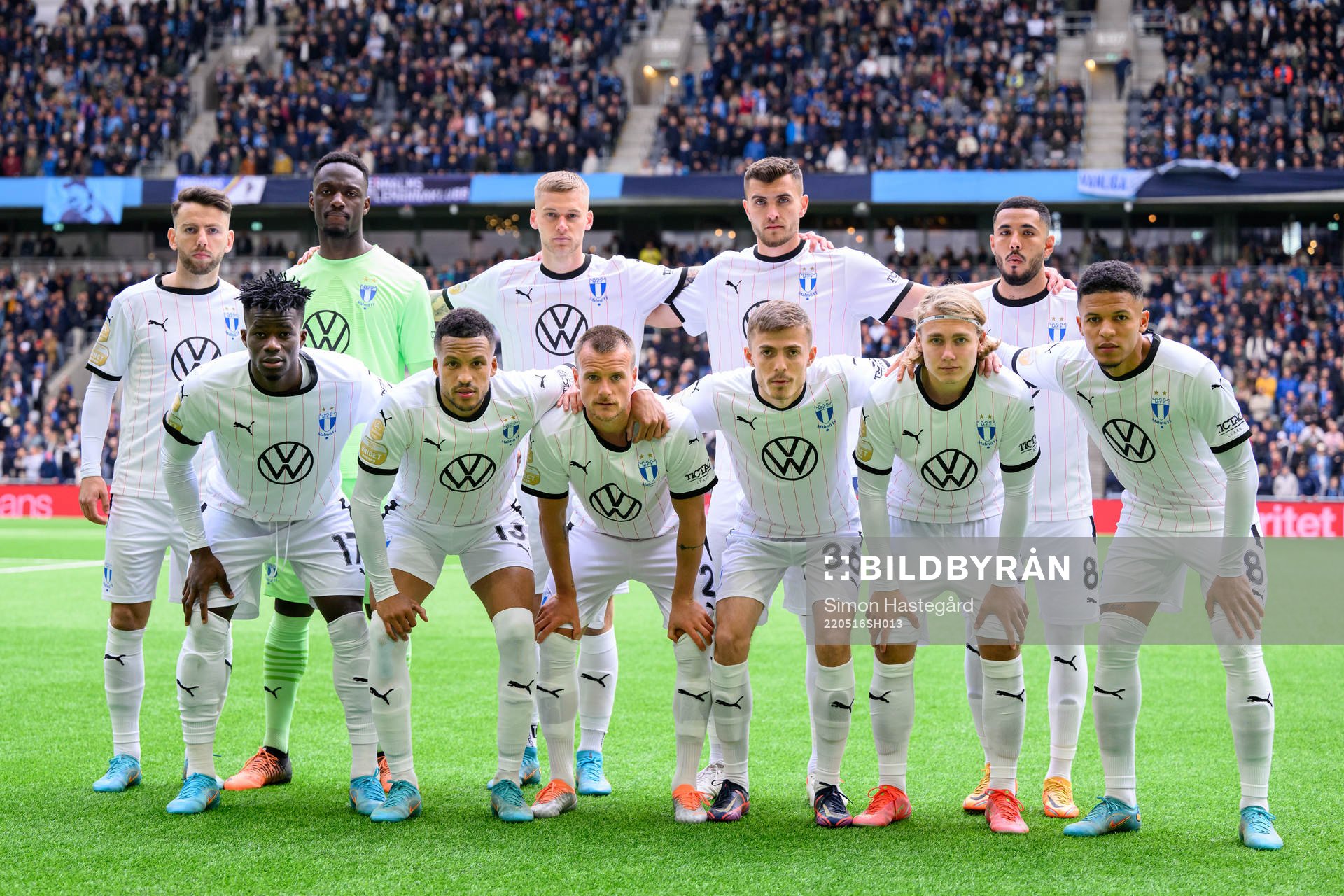 Malmö FFs startelva med Erdal Rakip, Ismael Diawara, Felix Beijmo, Matej Chalus, Sergio Pena, Malik Abubakari, Martin Olsson, Eric Larsson, Patriot Sejdiu, Sebastian Nanasi och Romain Gall inför fotbollsmatchen i Allsvenskan mellan Djurgården och Malmö FF den 16 maj 2022 i Stockholm.