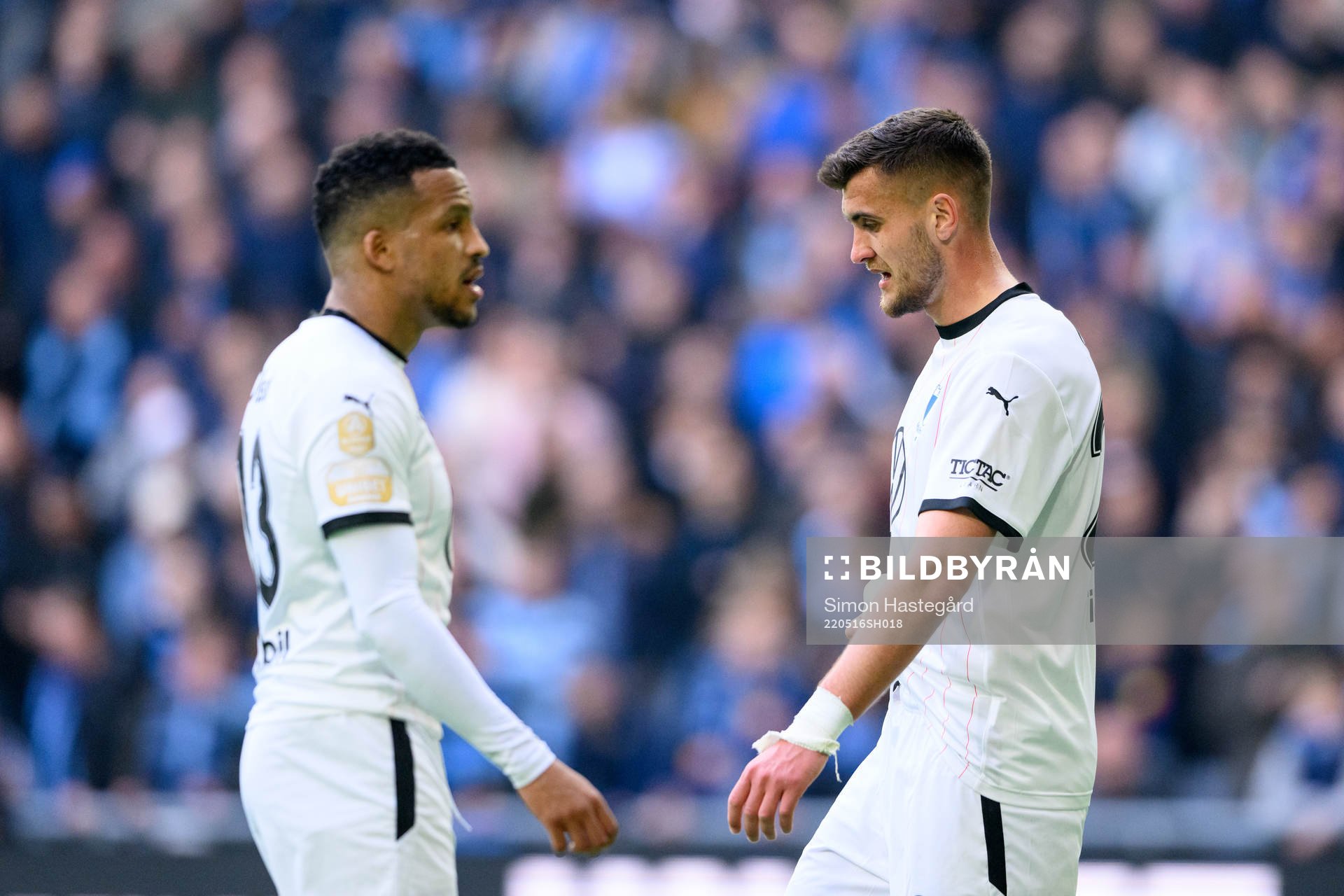 Malmö FFs Martin Olsson och Matej Chalus deppar