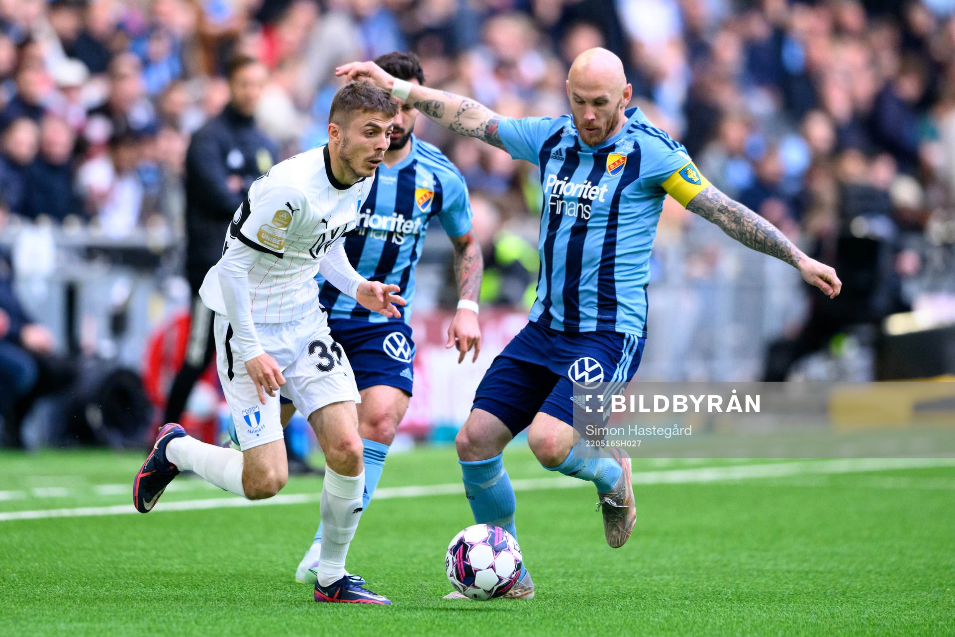 Malmö FFs Patriot Sejdiu och Djurgårdens Magnus Eriksson
