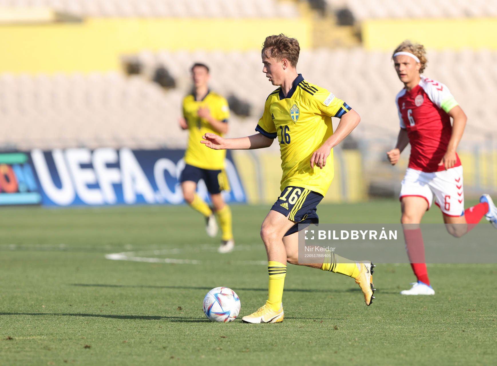 Sveriges Ludwig Malachowski Thorell under fotbollsmatchen i u17-EM mellan Sverige och Danmark den 17 maj 2022 i Tel Aviv. 