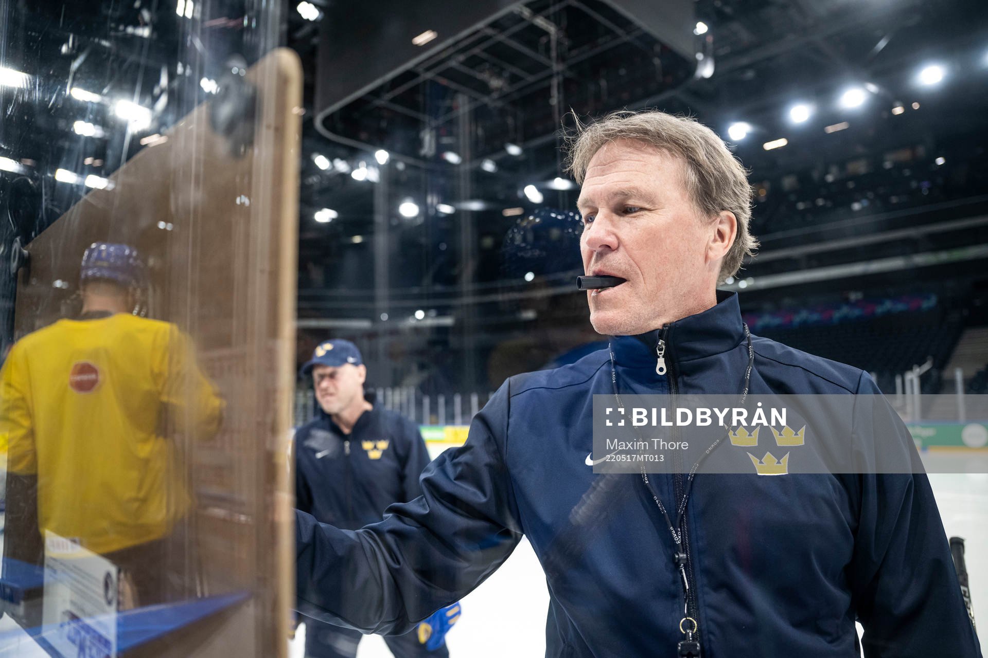 Head coach Johan Garpenlöv of Sweden at a practice session