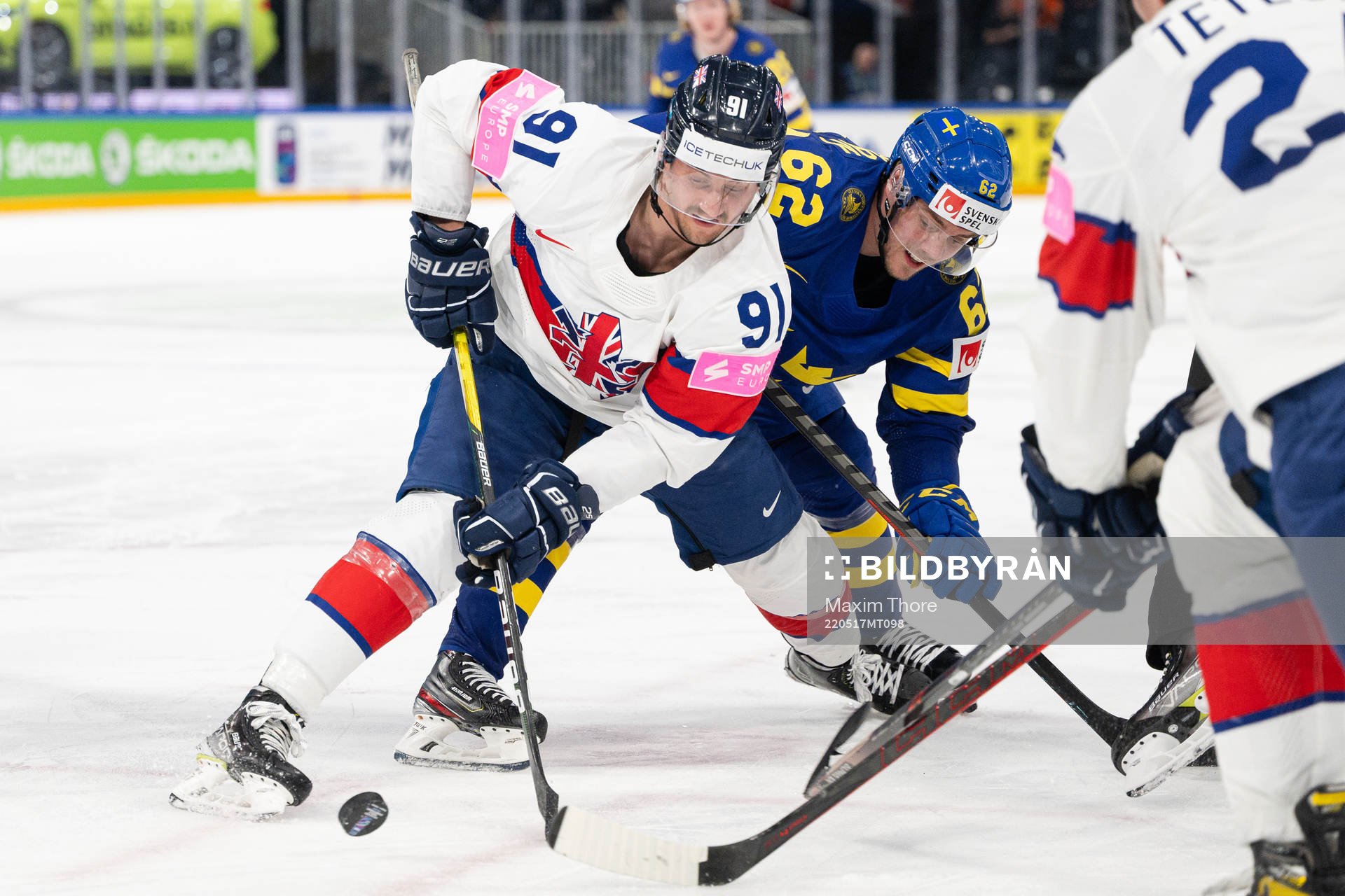 Ben Lake of Great Britain against Joel Kellman of Sweden