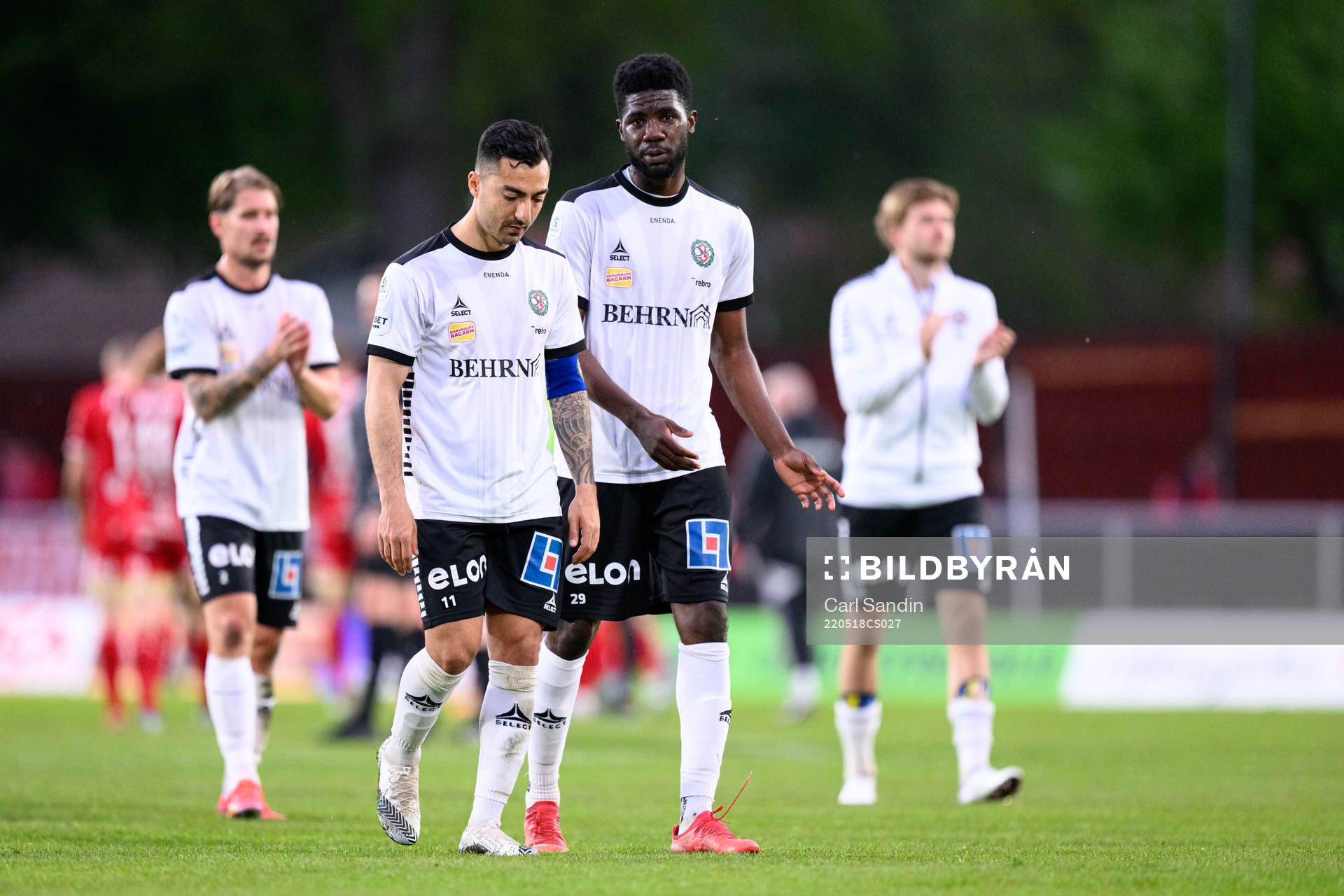 Örebros Jiloan Hamad och Victor Mpindi deppar