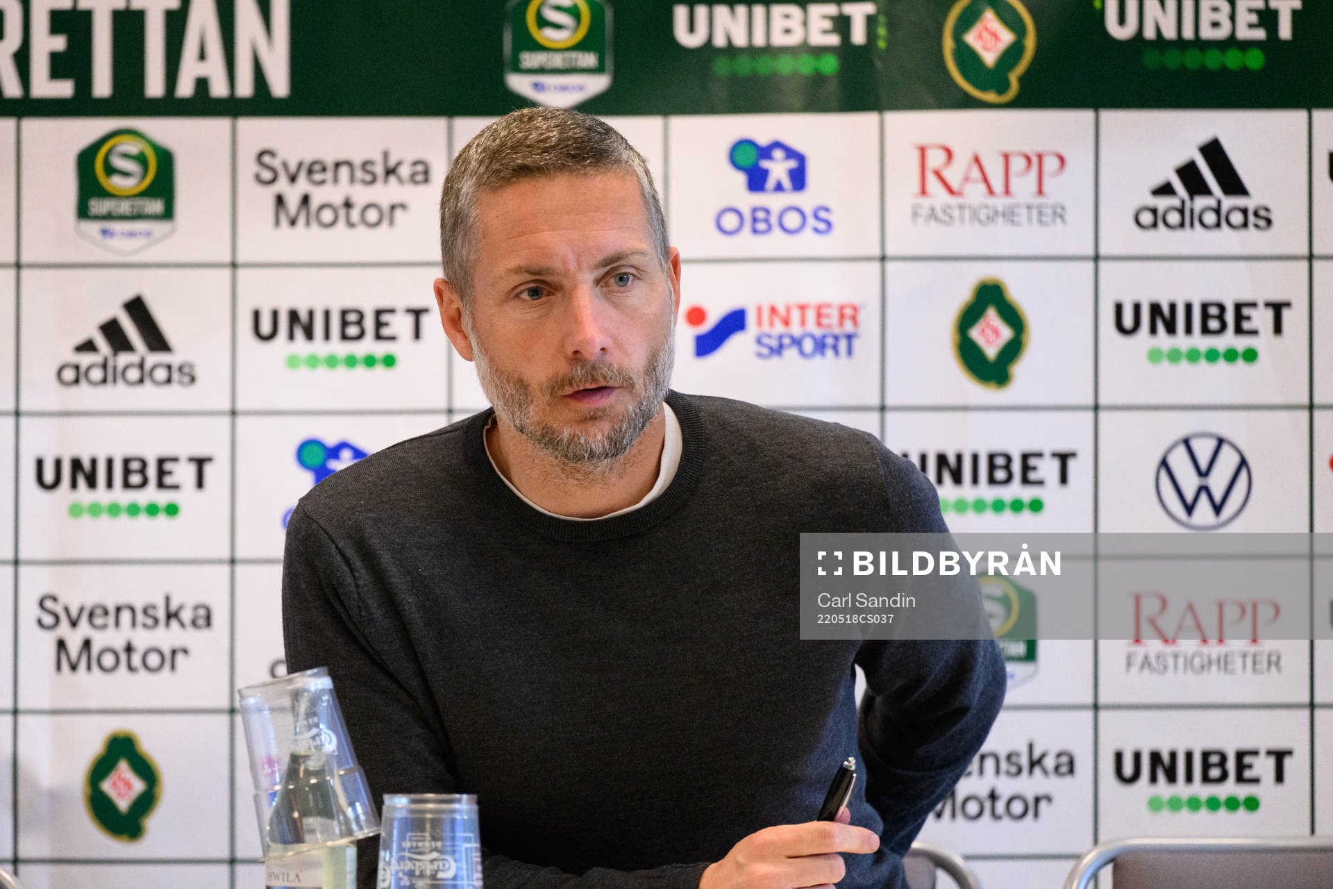 Örebros tränare Axel Kjäll på en presskonferens