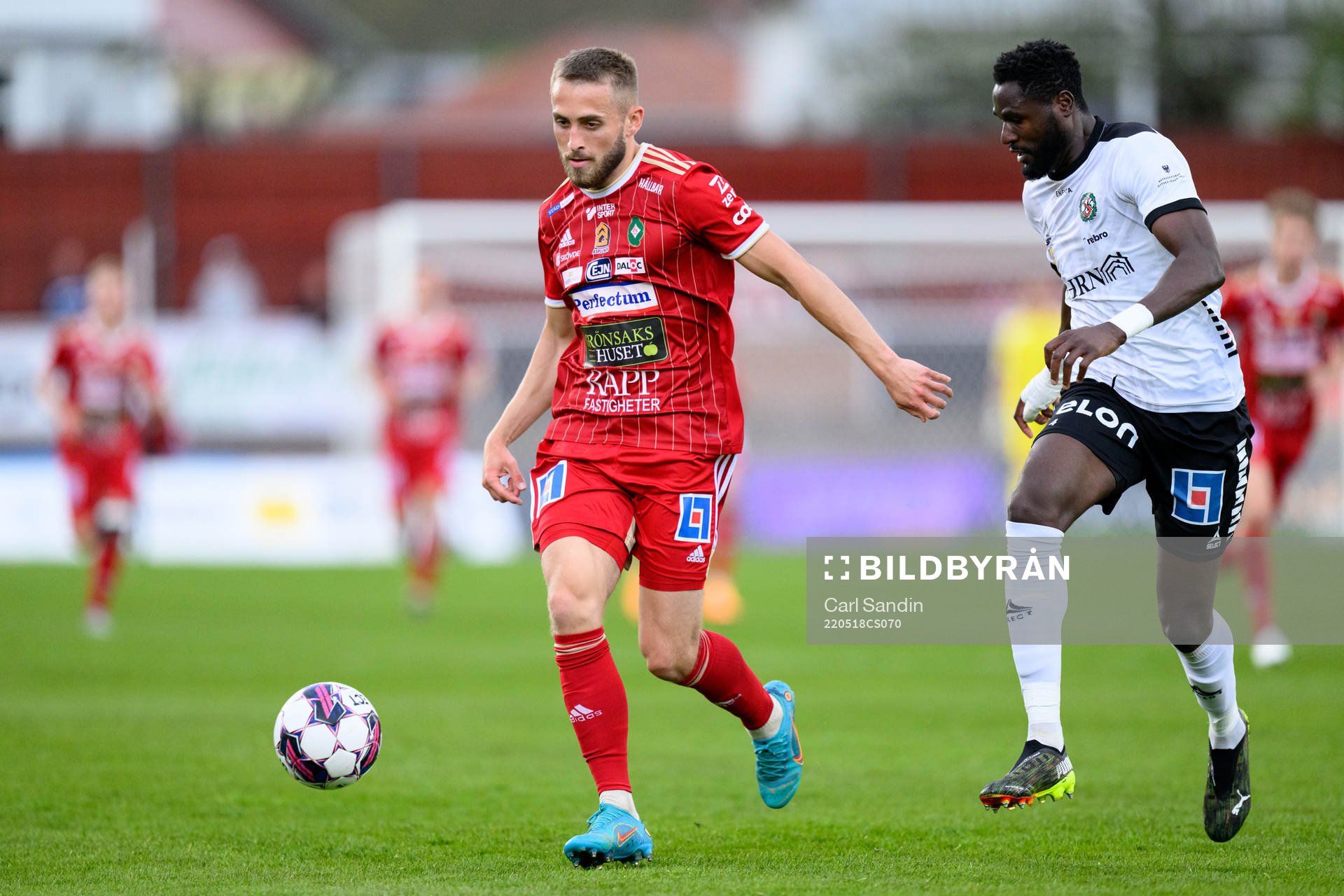 Skövdes Jack Cooper Love och Örebros Nasiru Moro