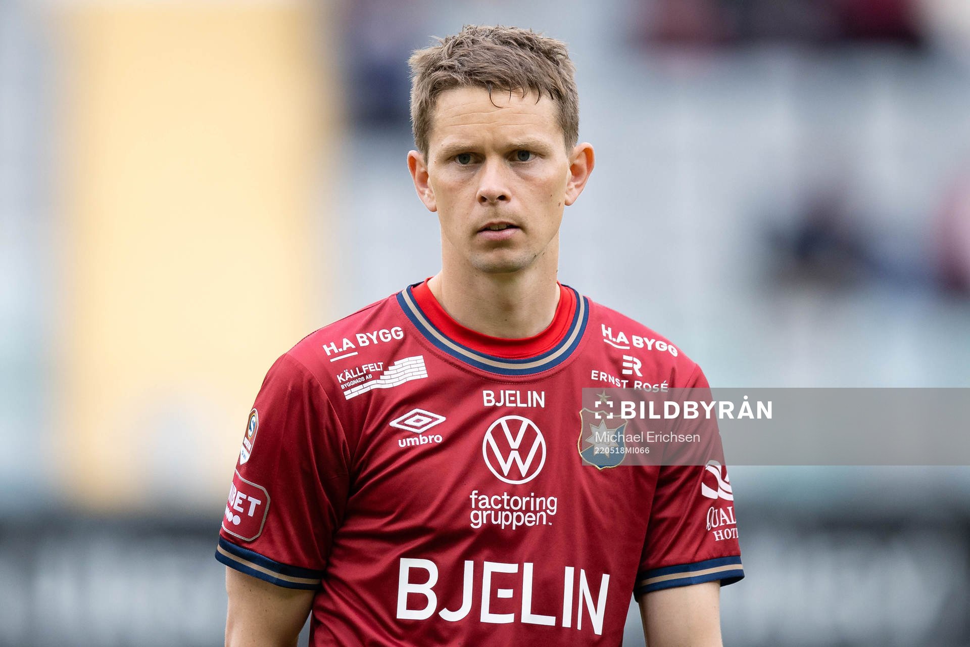 Örgrytes Anton Lans på line up innan fotbollsmatchen i