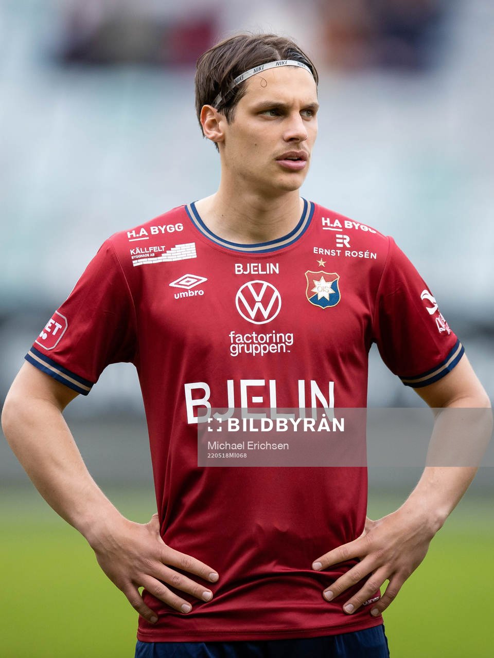 Örgrytes Kevin Ackermann på line up innan fotbollsmatchen