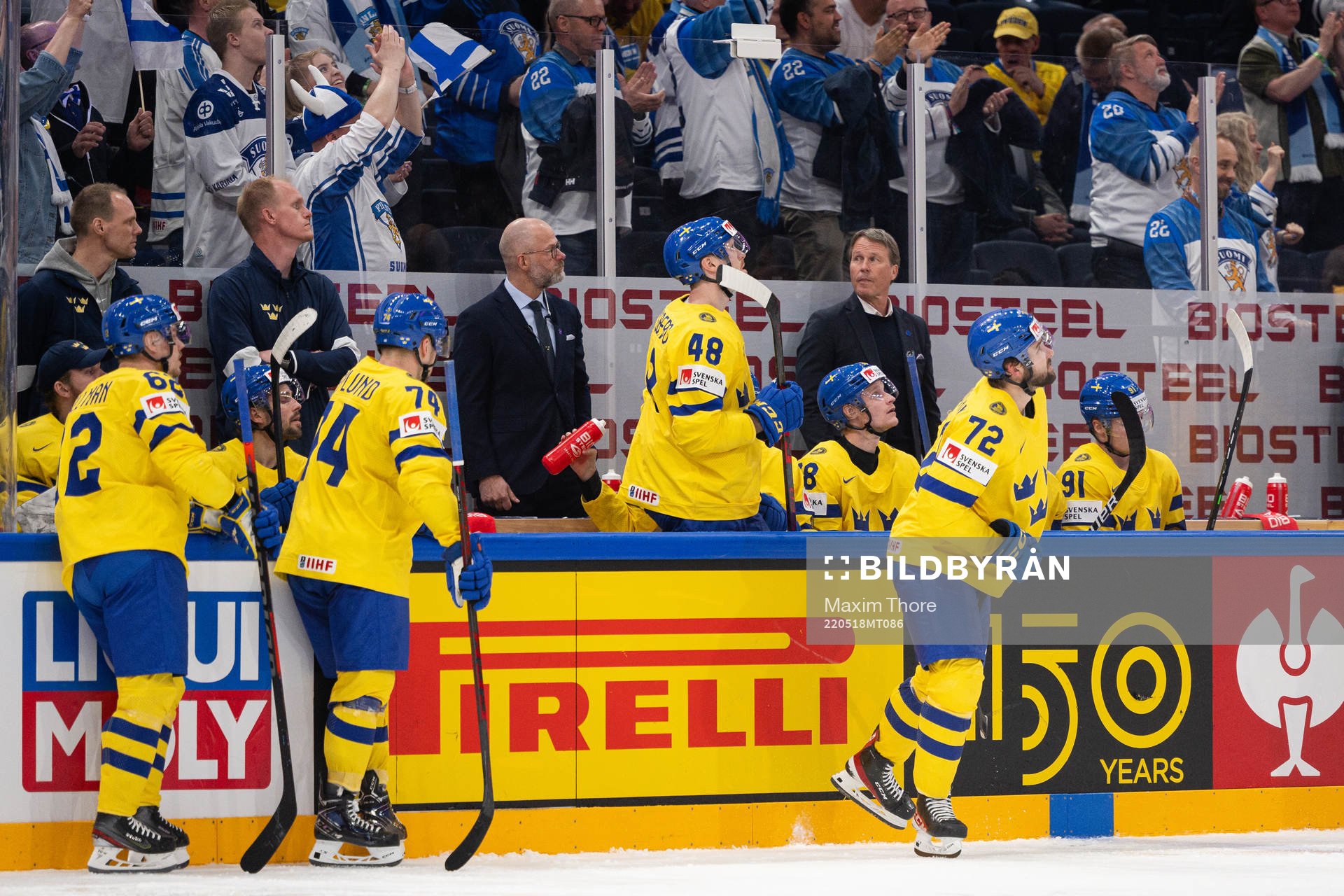 Head coach Johan Garpenlöv of Sweden looks dejected