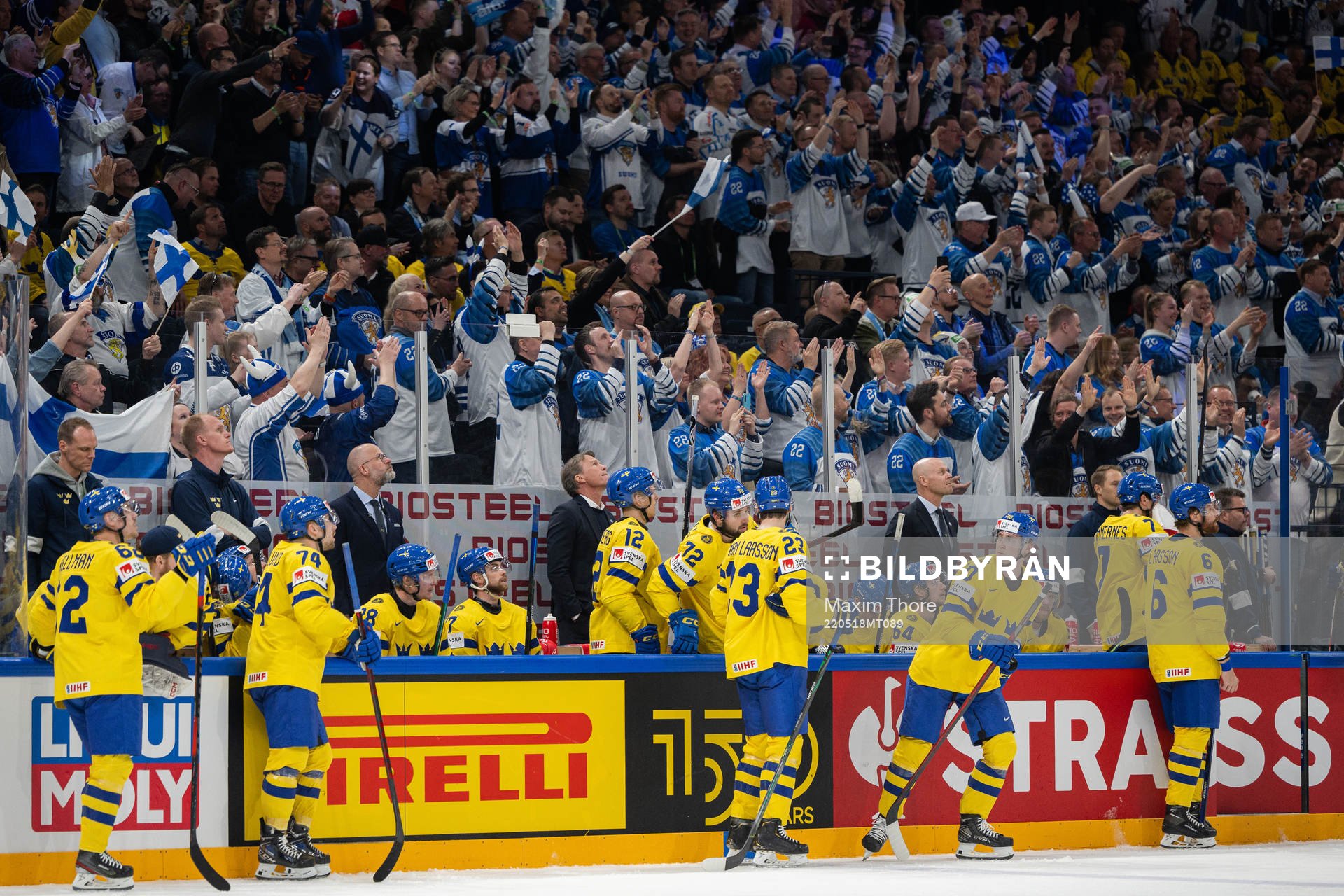 Players of Sweden look dejected