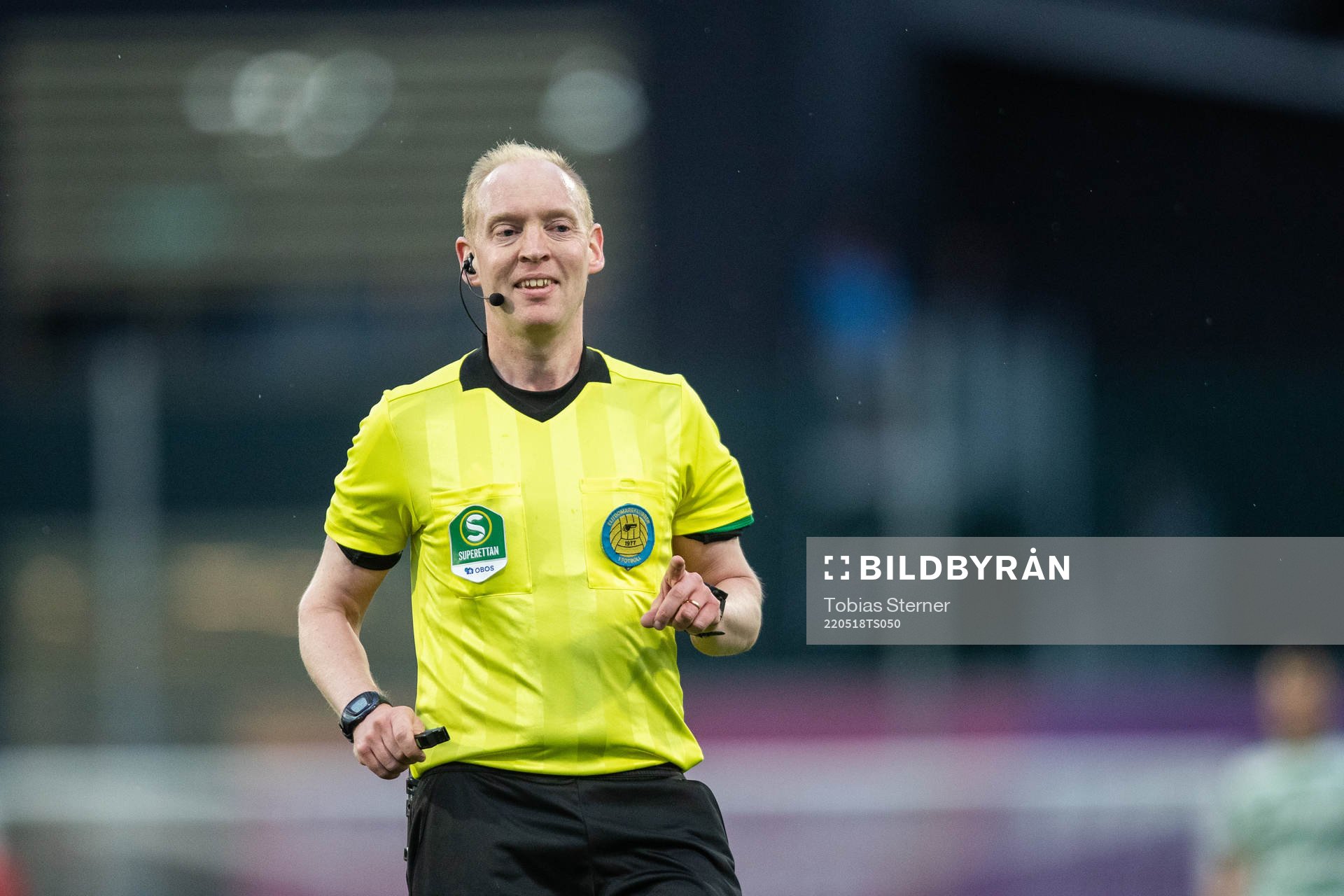 Domare Per Melinunder fotbollsmatchen i Superettan mellan
