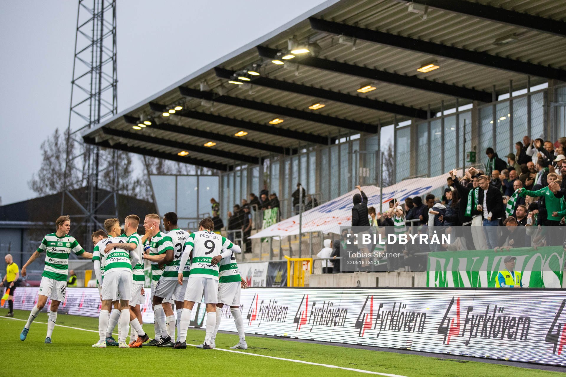 Västerås spelare jublar