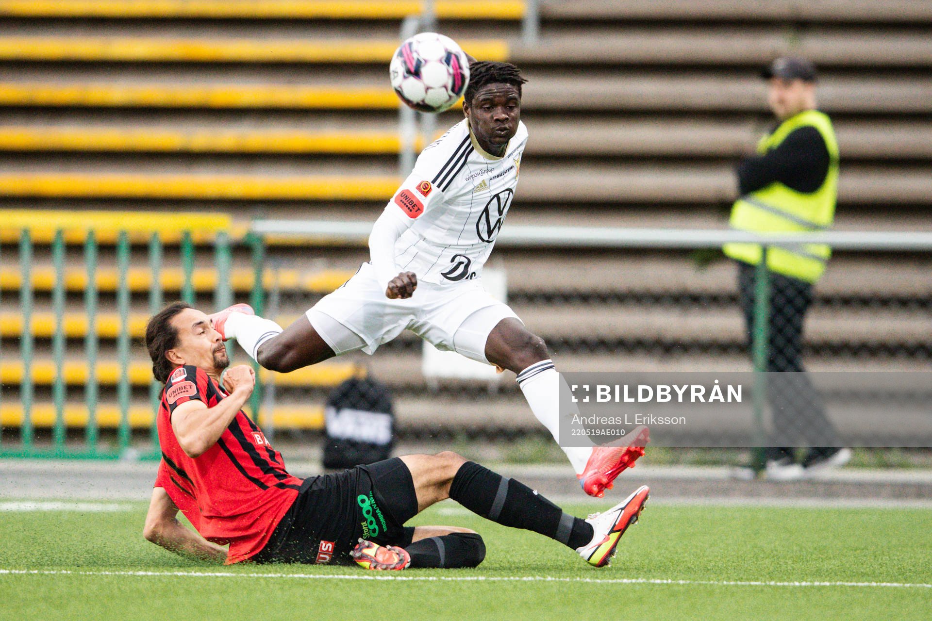 Brommapojkarnas Monir Jelassi och Östersunds Yannick