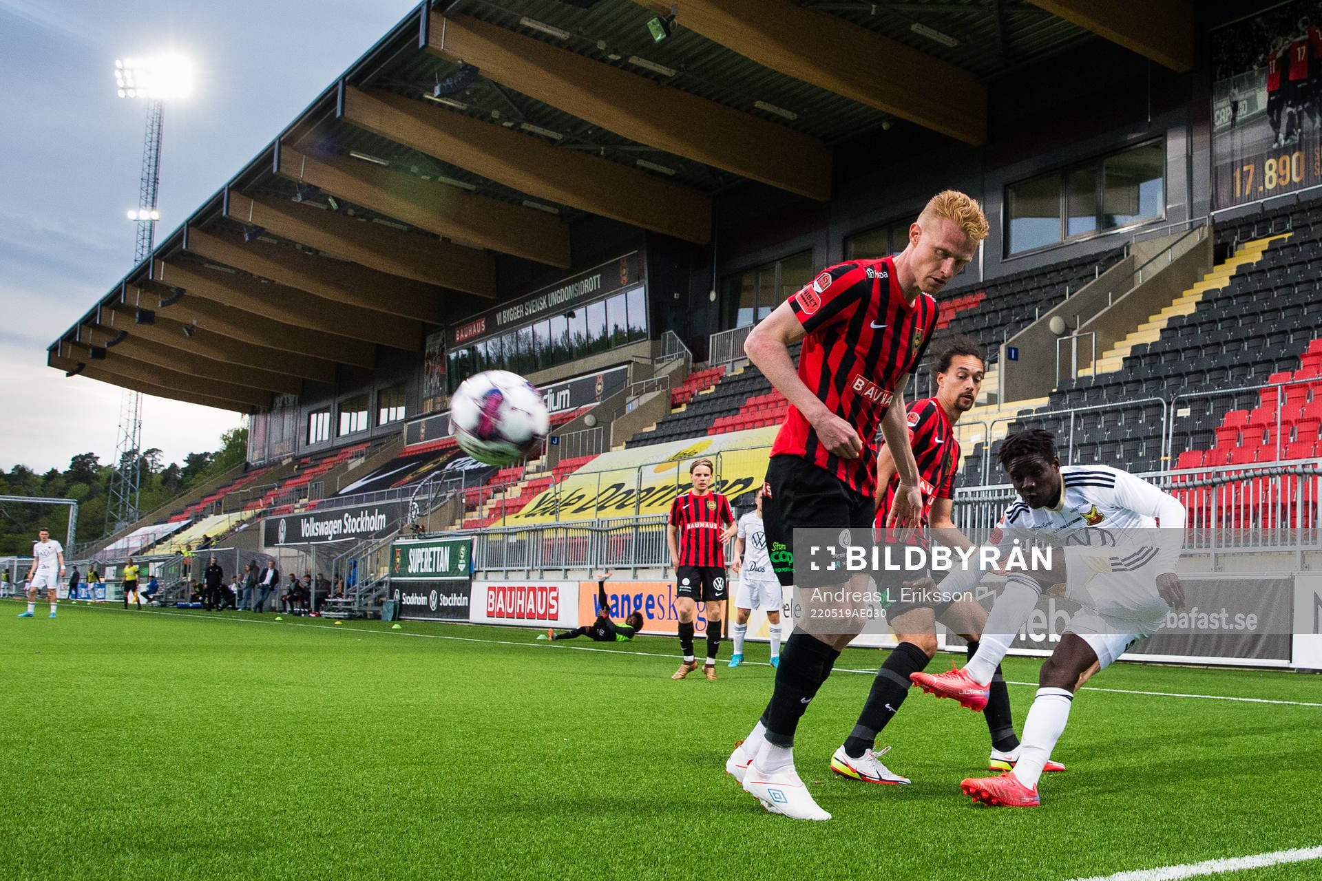 Brommapojkarnas Nicklas Maripuu och Östersunds Yannick