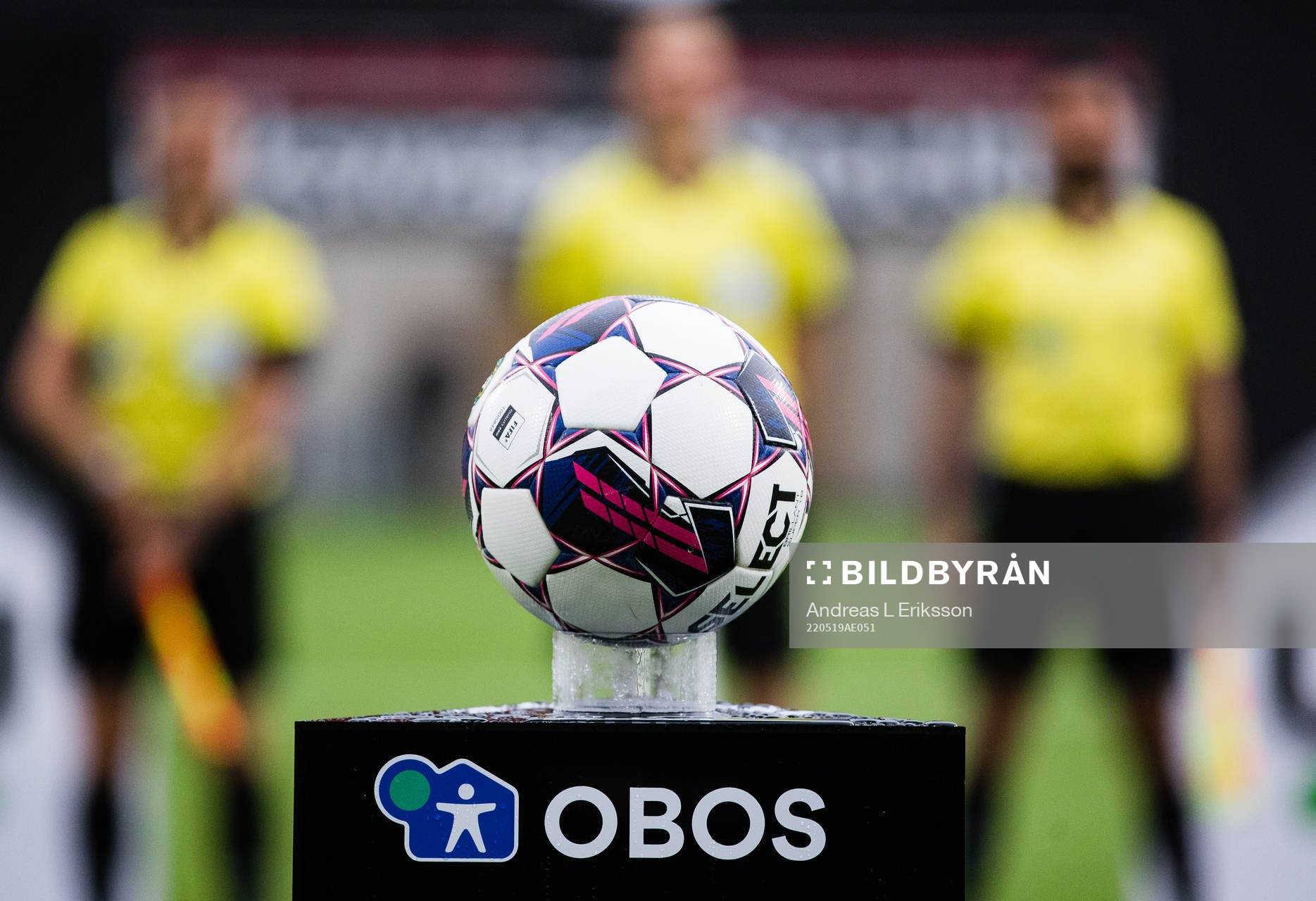 En matchboll innan fotbollsmatchen i Superettan mellan